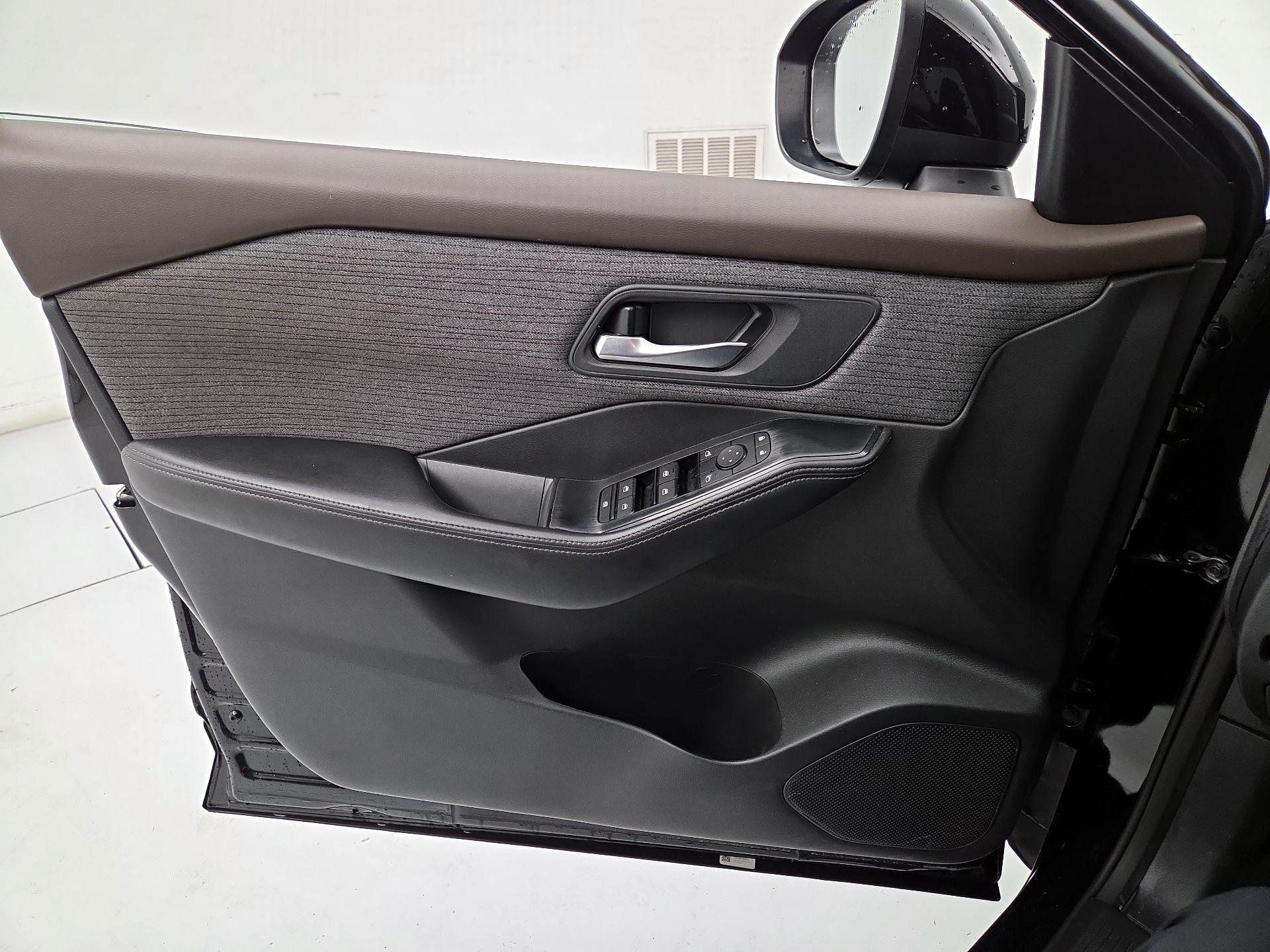 Thumbnail: 2023 Nissan Rogue - 12