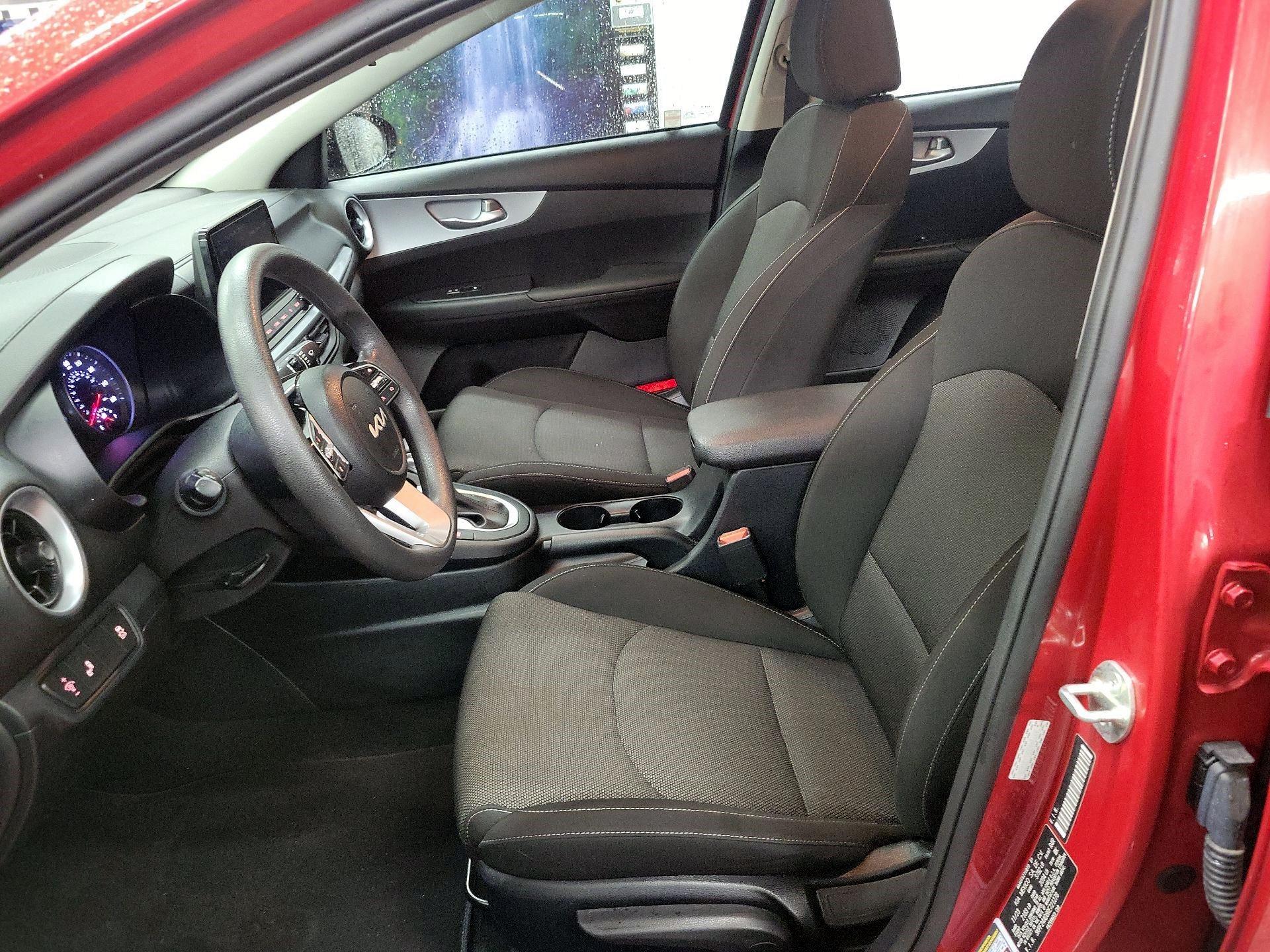 Thumbnail: 2024 Kia Forte - 9