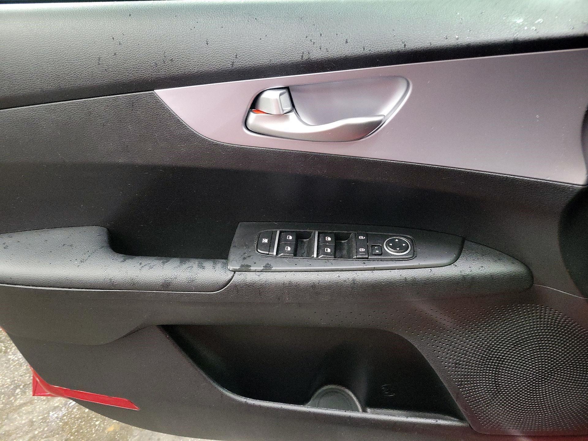 Thumbnail: 2024 Kia Forte - 10