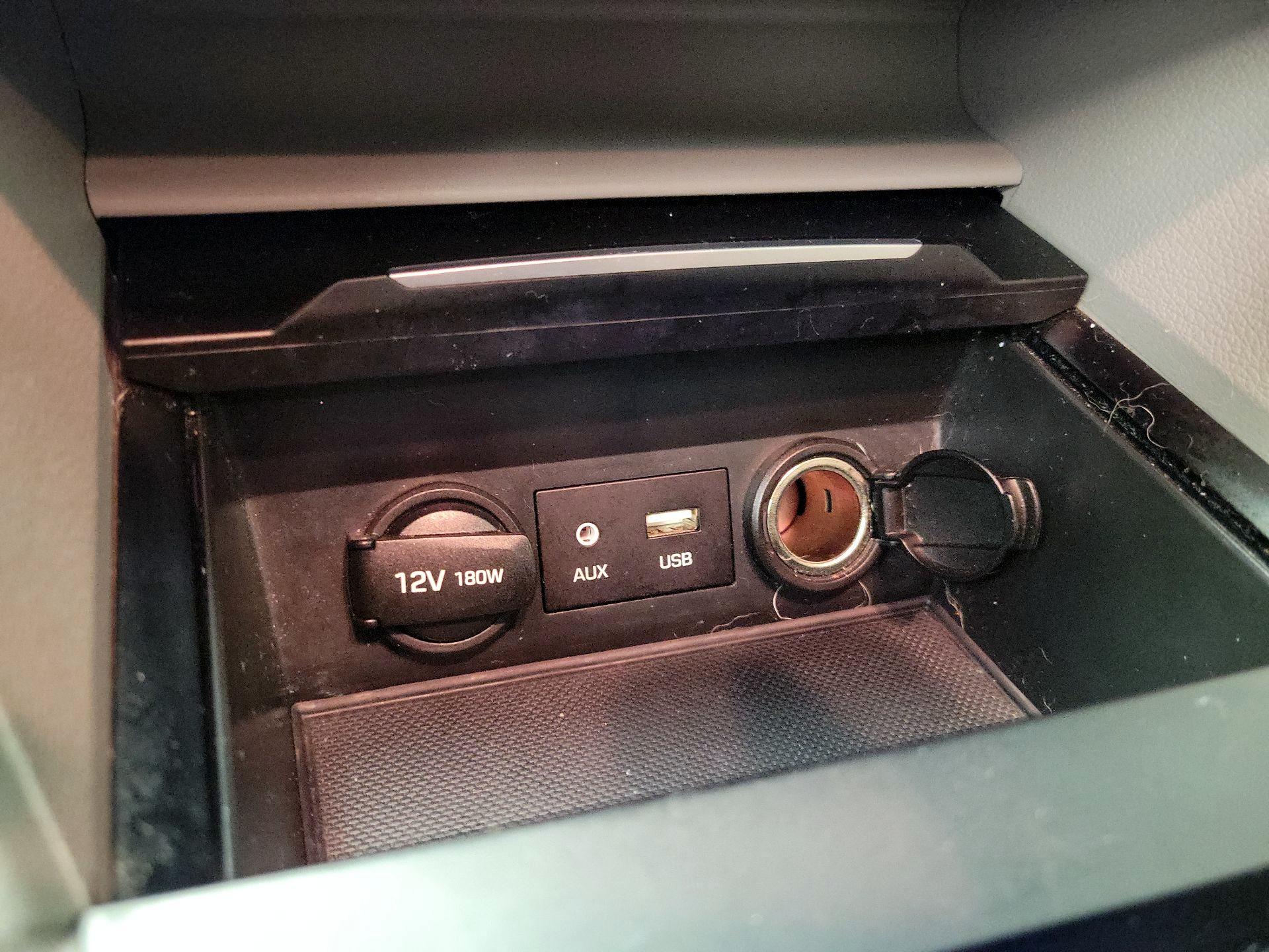 Thumbnail: 2018 Hyundai Elantra - 17