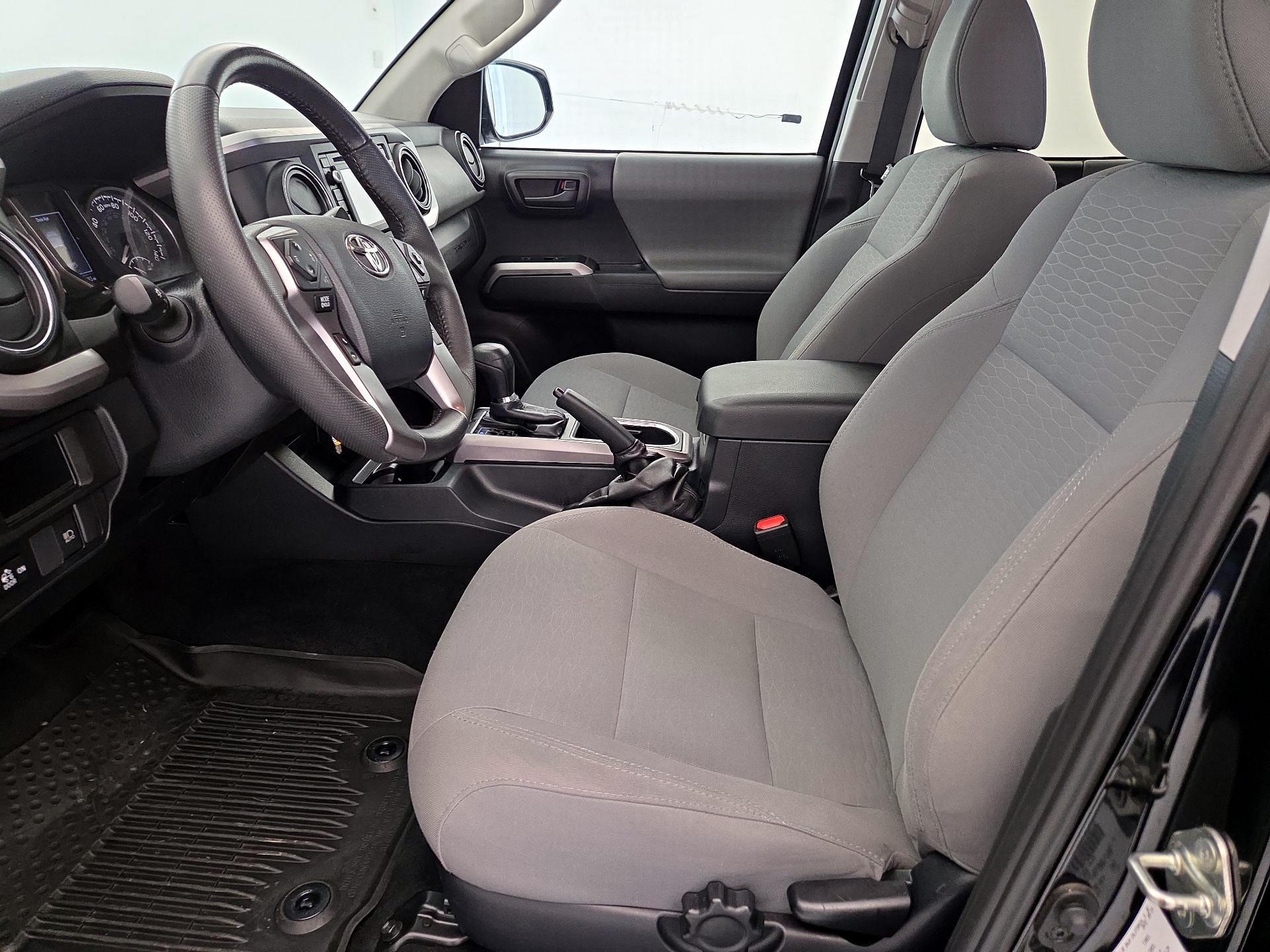 Thumbnail: 2019 Toyota Tacoma - 11