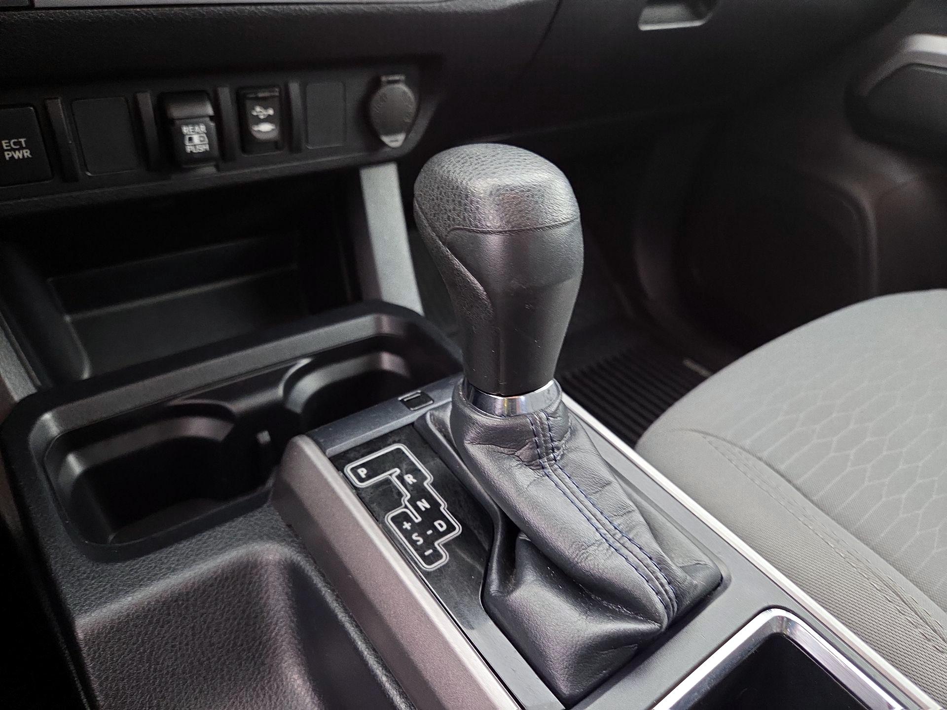 Thumbnail: 2019 Toyota Tacoma - 17