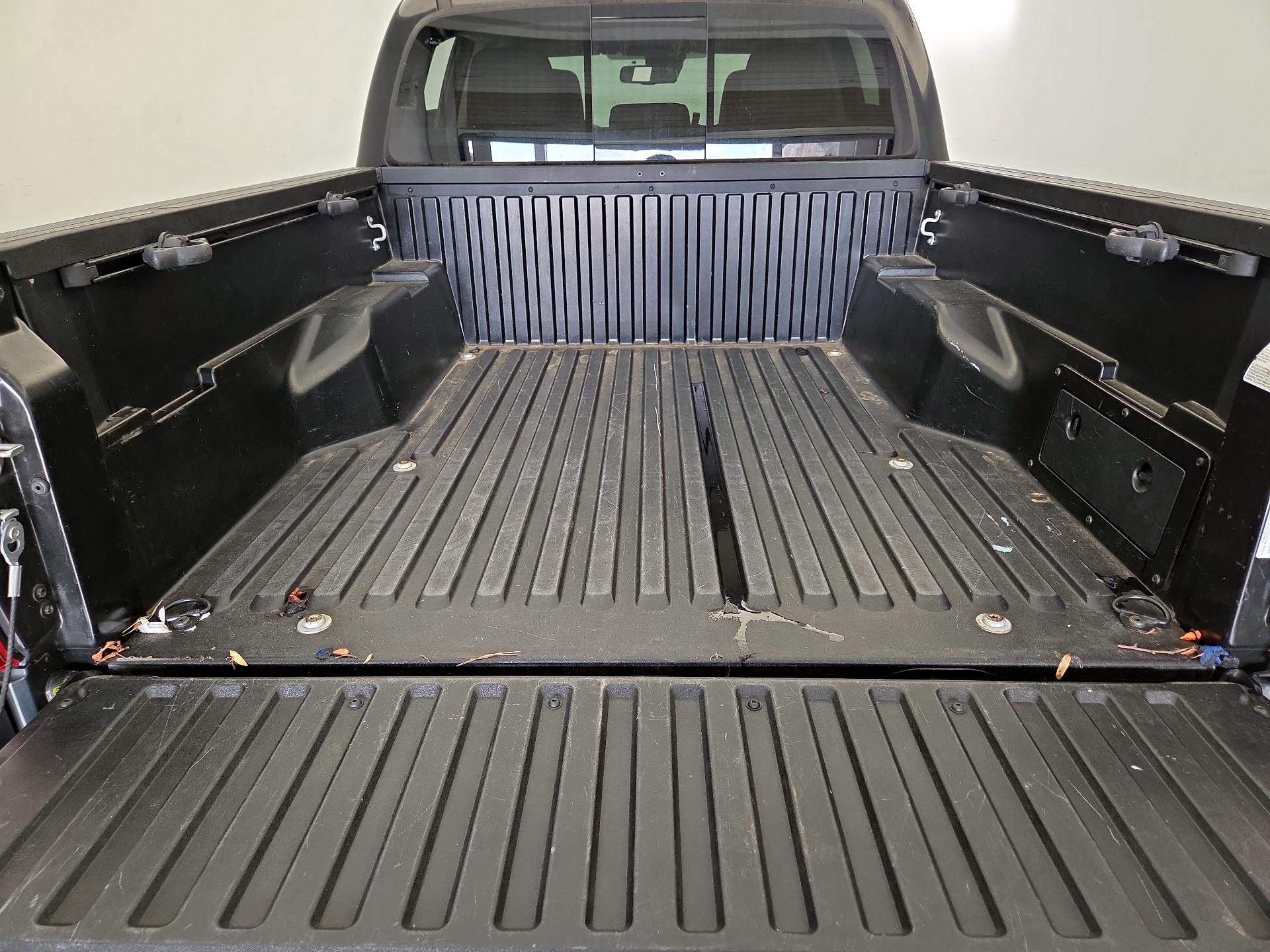 Thumbnail: 2019 Toyota Tacoma - 20