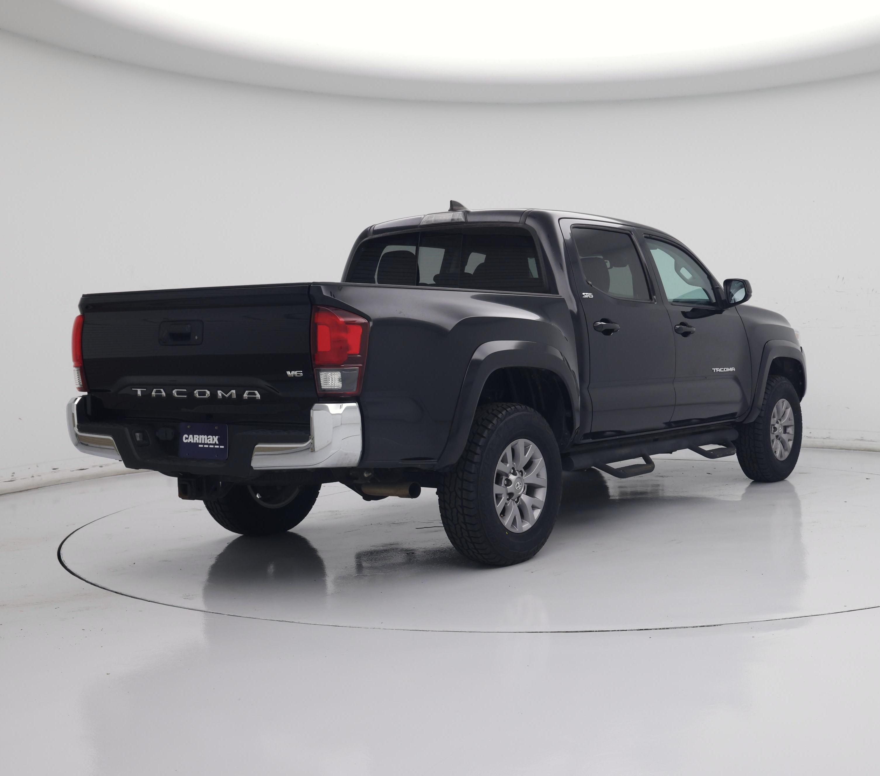 Thumbnail: 2019 Toyota Tacoma - 8