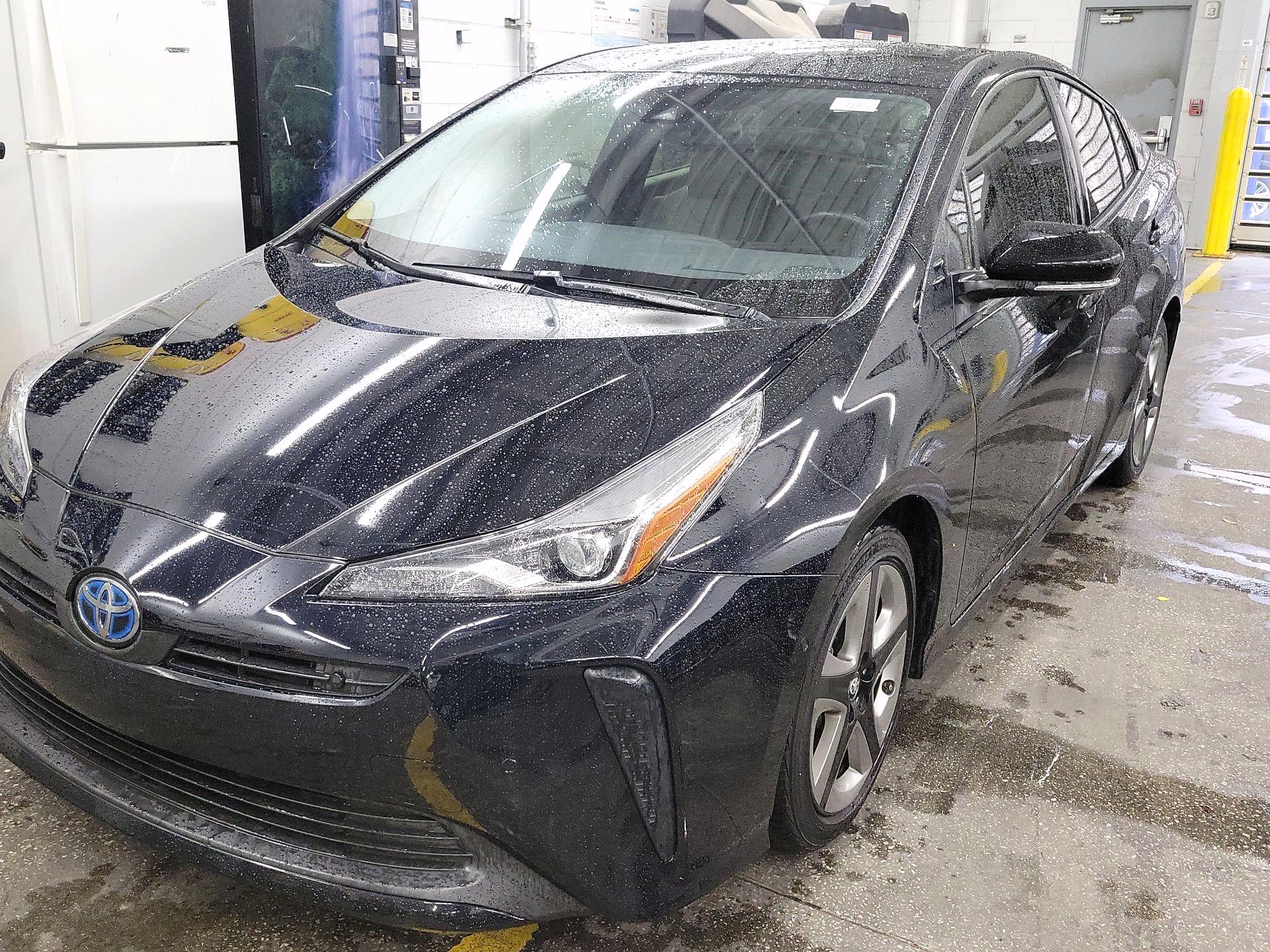 Thumbnail: 2021 Toyota Prius - 3
