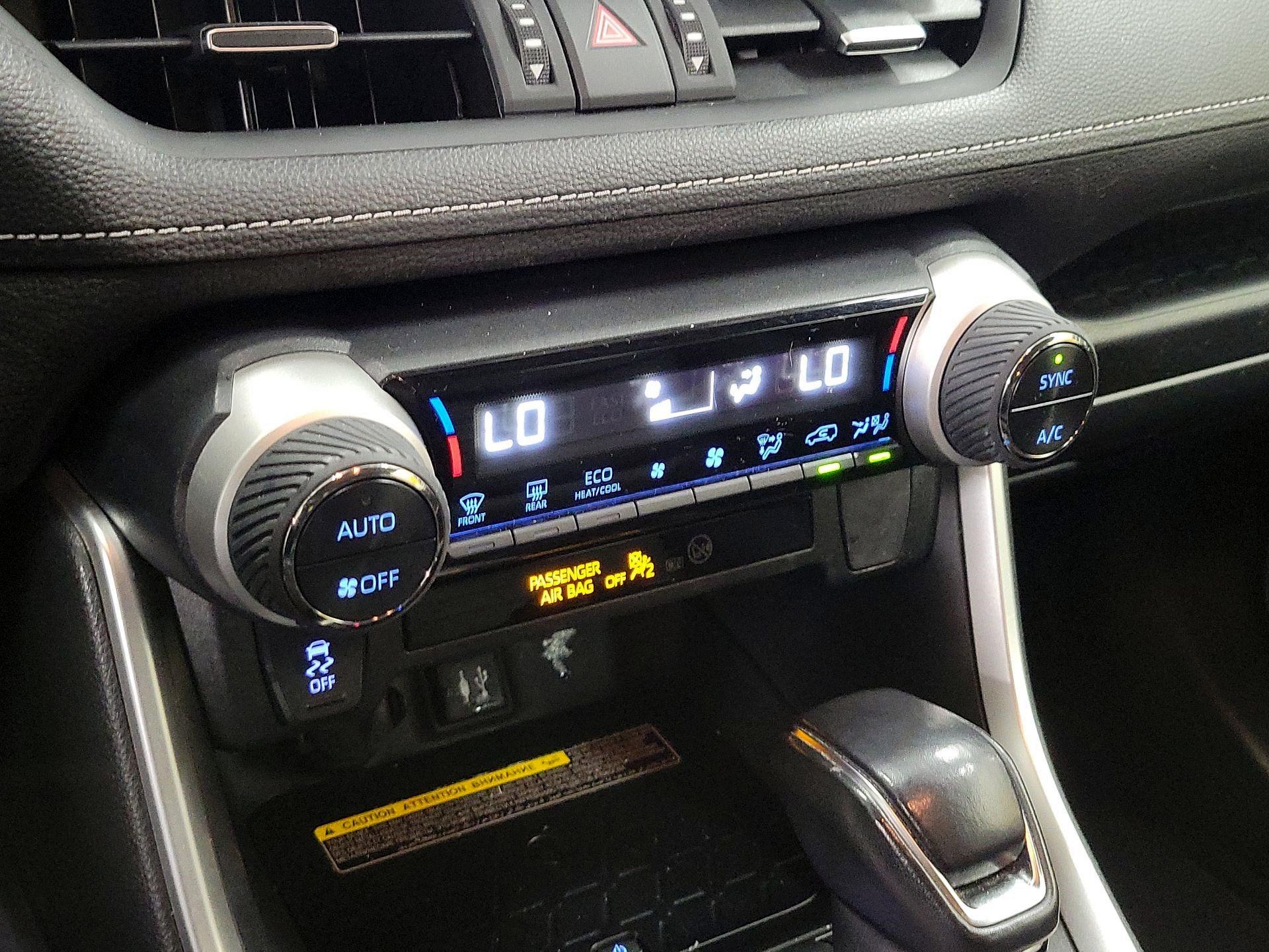 Thumbnail: 2019 Toyota RAV4 - 14