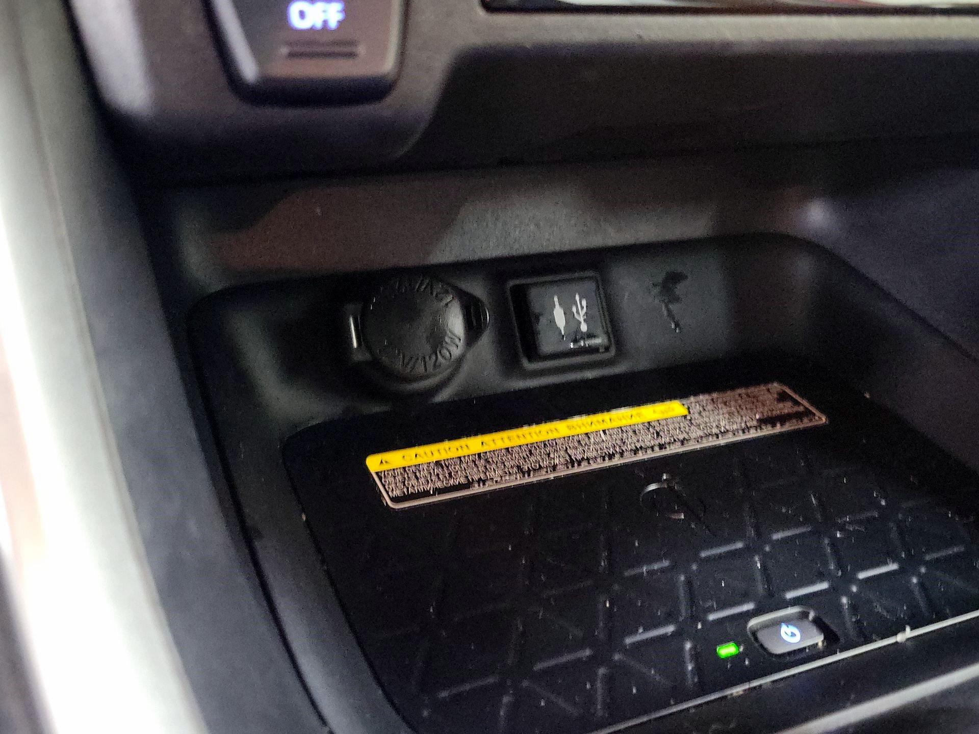 Thumbnail: 2019 Toyota RAV4 - 16