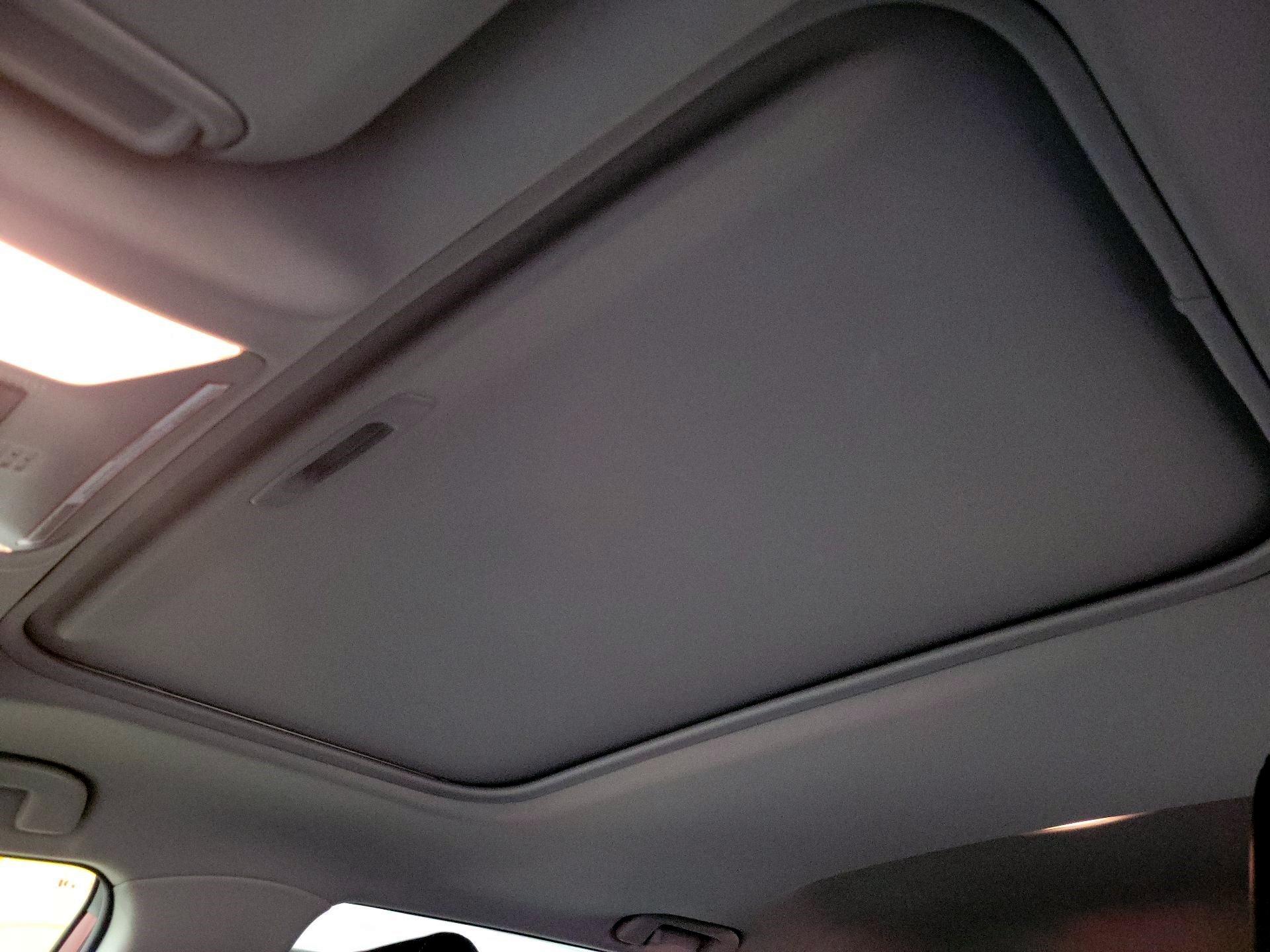 Thumbnail: 2019 Toyota RAV4 - 17