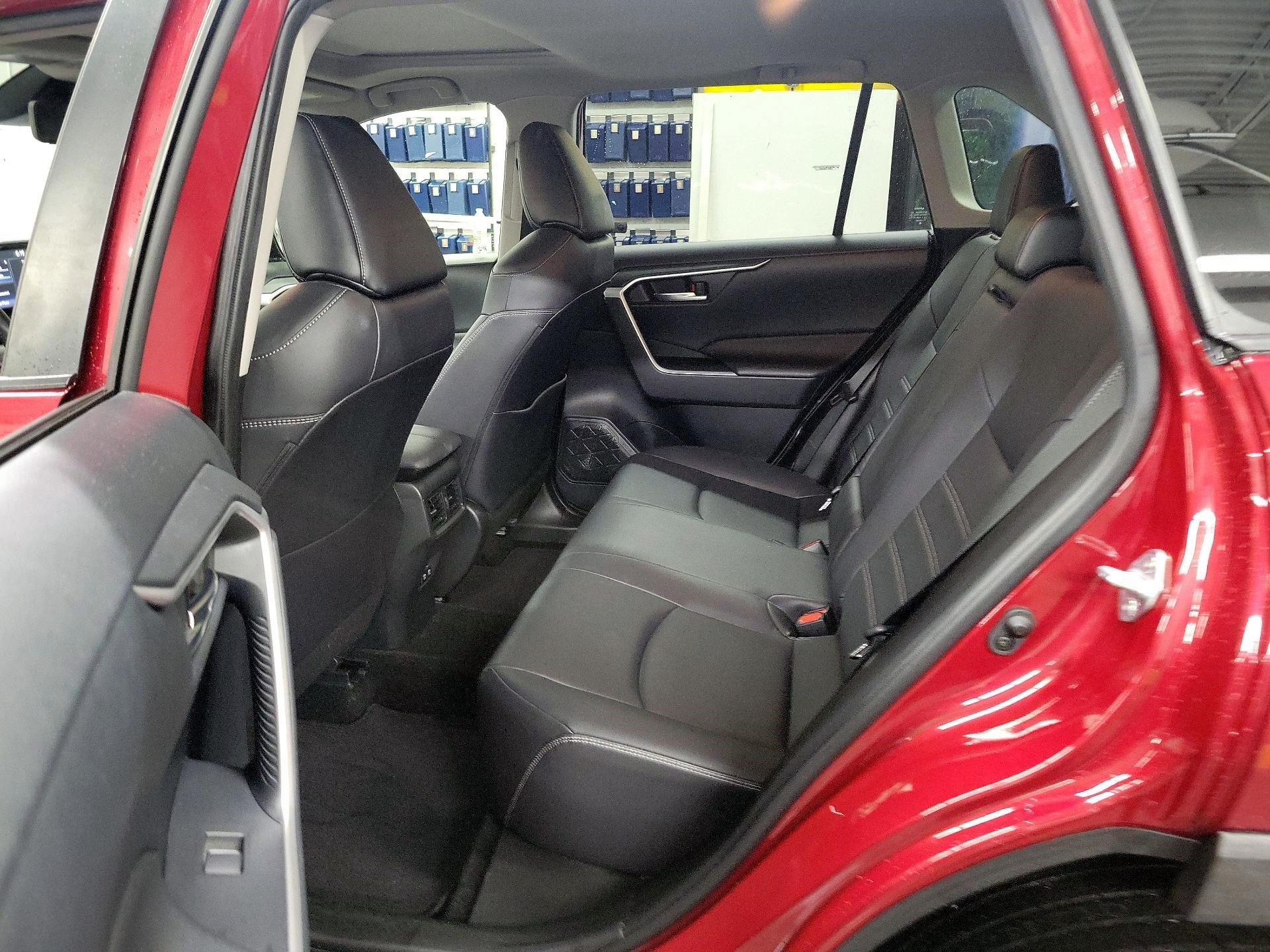 Thumbnail: 2019 Toyota RAV4 - 18