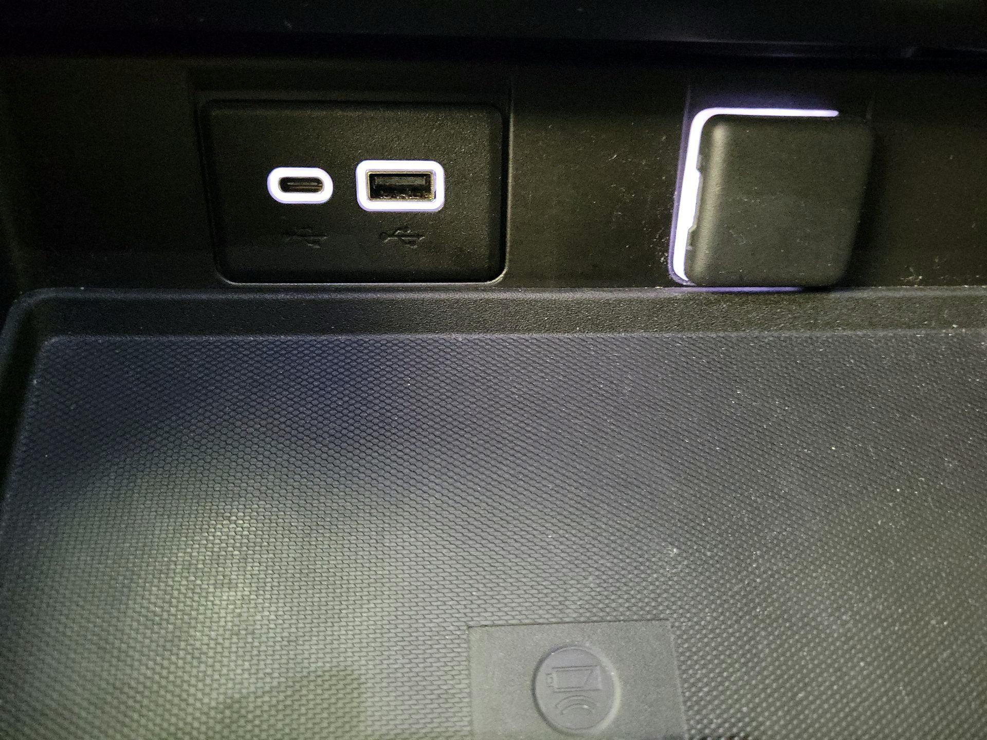 Thumbnail: 2023 Chevrolet Tahoe - 18