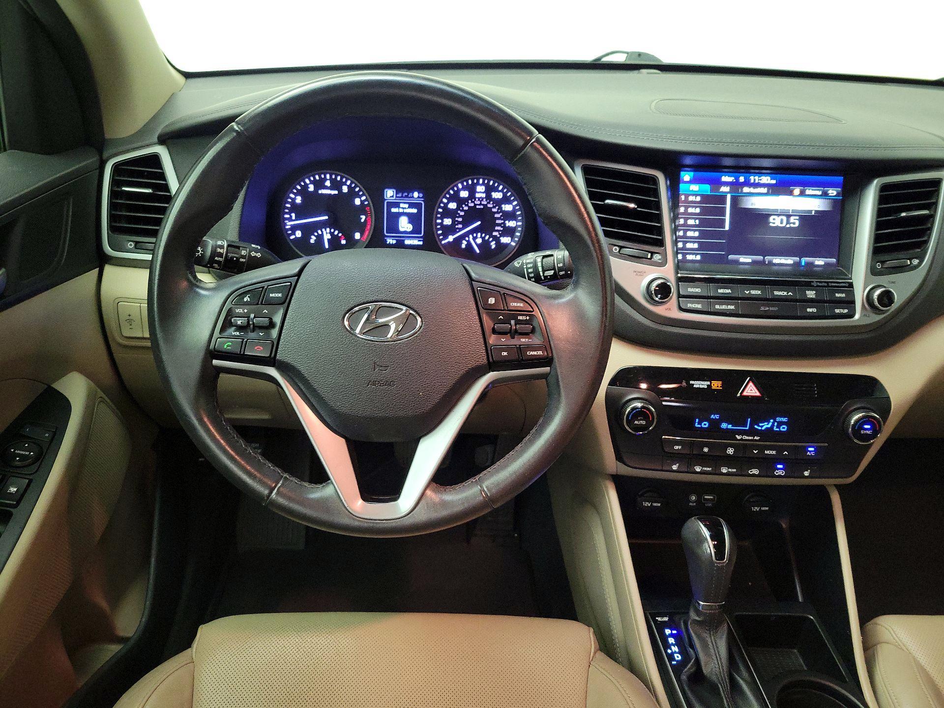 Thumbnail: 2016 Hyundai Tucson - 10