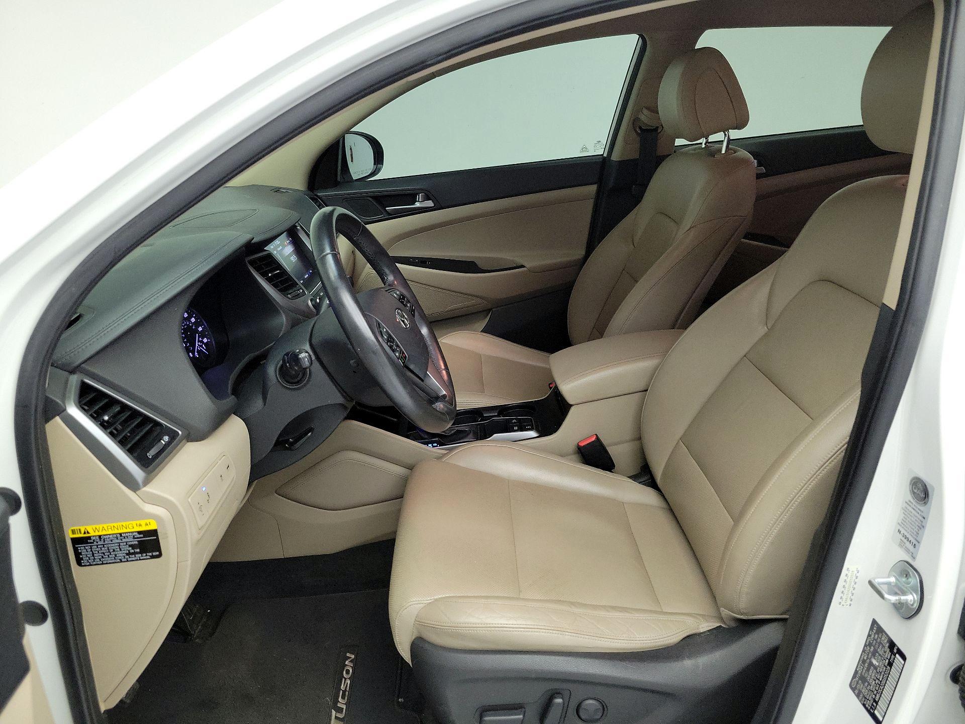 Thumbnail: 2016 Hyundai Tucson - 11