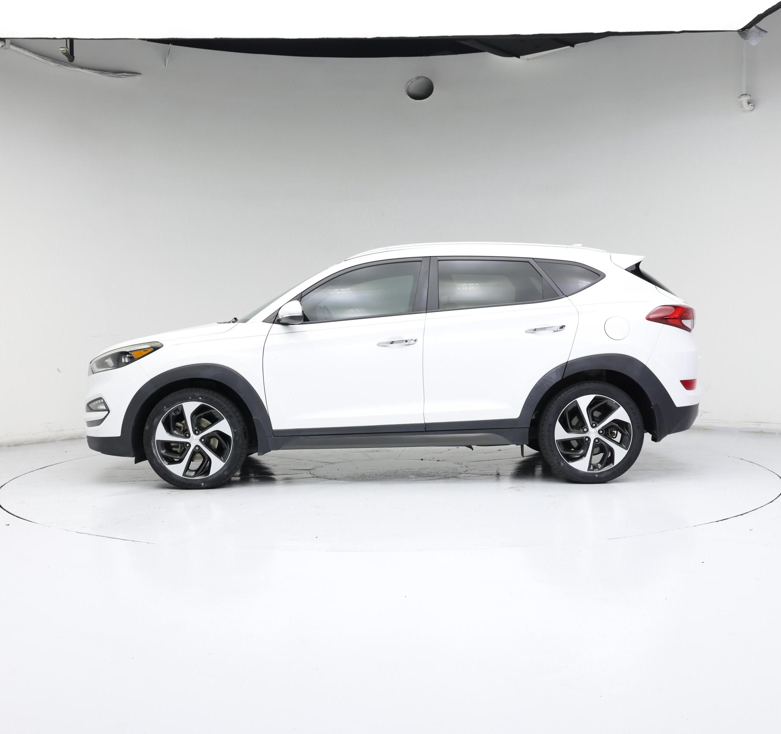 Thumbnail: 2016 Hyundai Tucson - 3