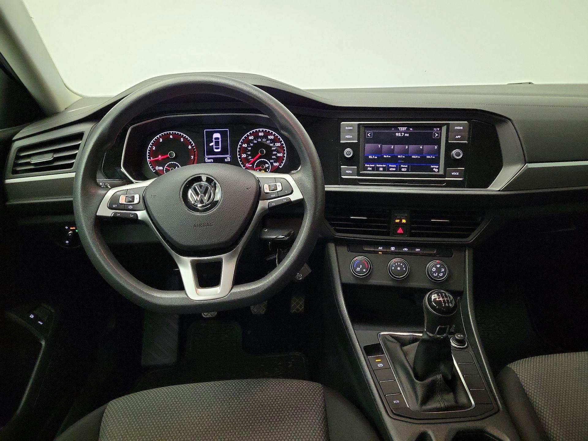 Thumbnail: 2021 Volkswagen Jetta - 10