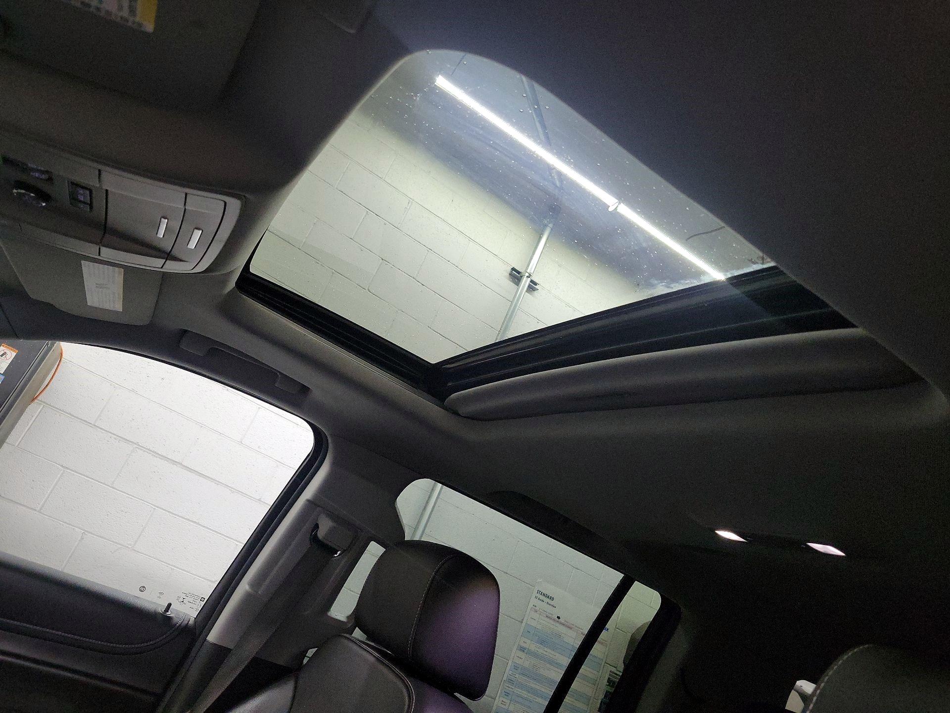 Thumbnail: 2020 GMC Yukon XL - 17