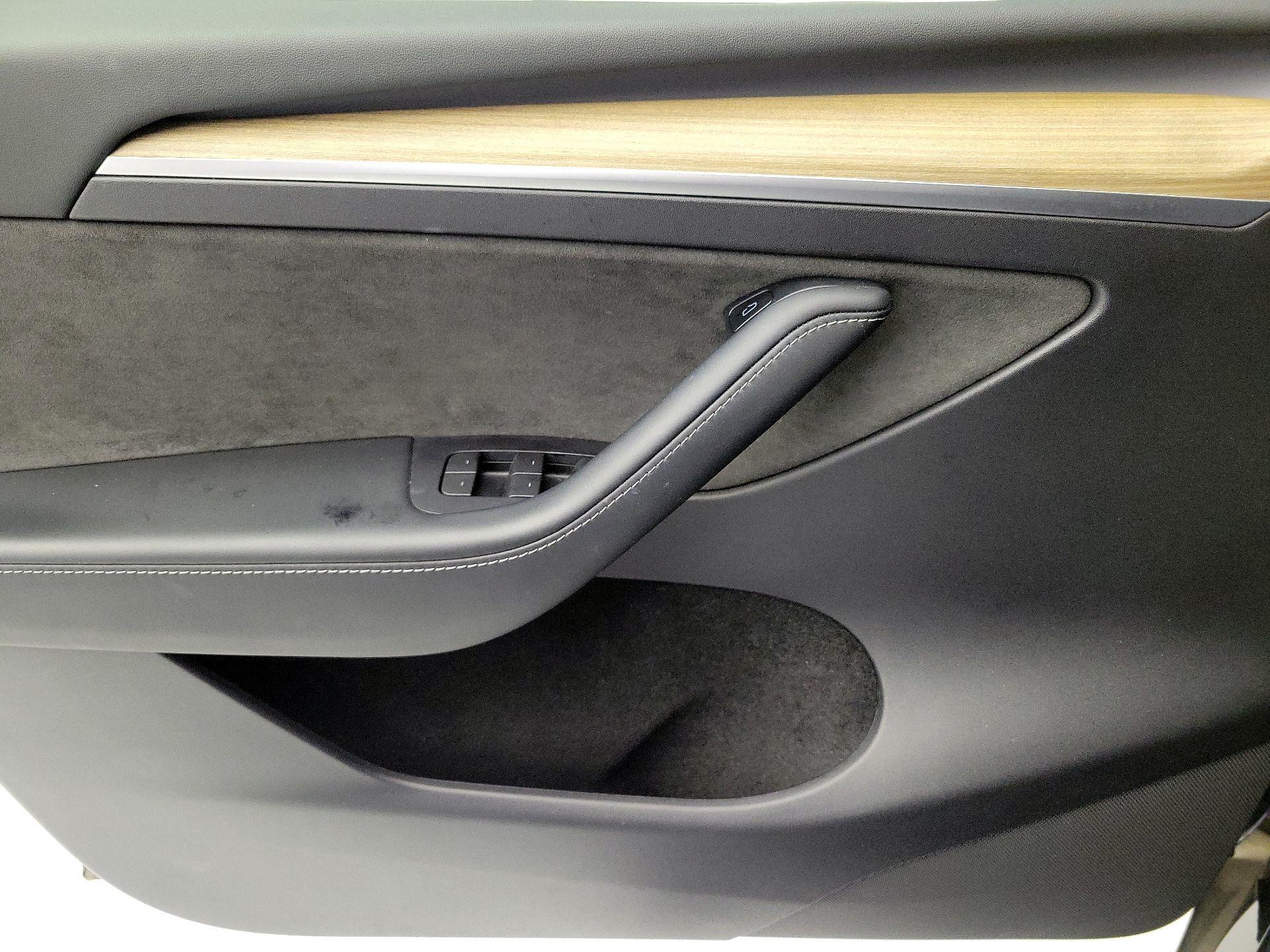 Thumbnail: 2023 Tesla Model Y - 12