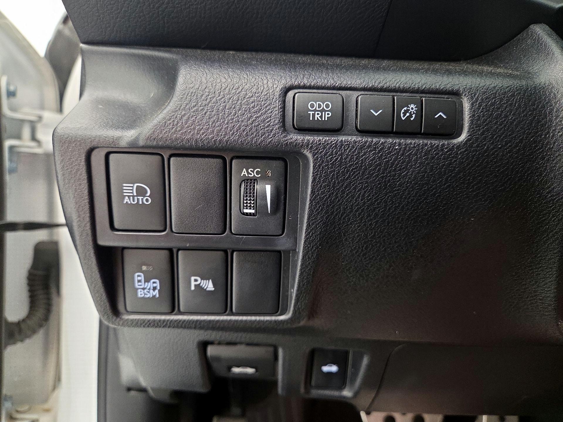 Thumbnail: 2019 Lexus IS - 13