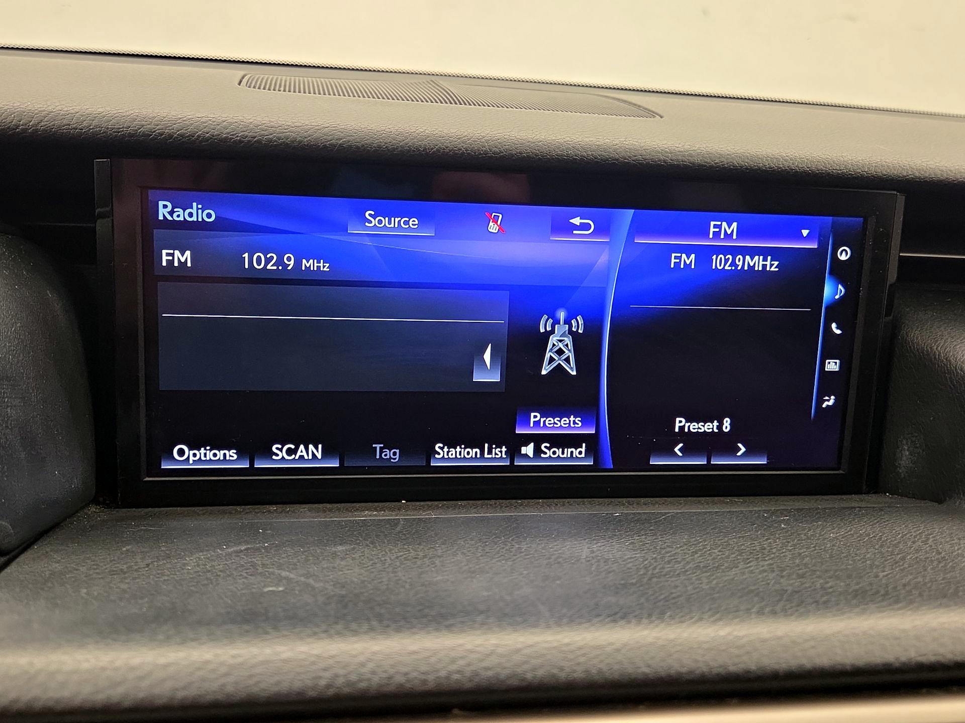 Thumbnail: 2019 Lexus IS - 15