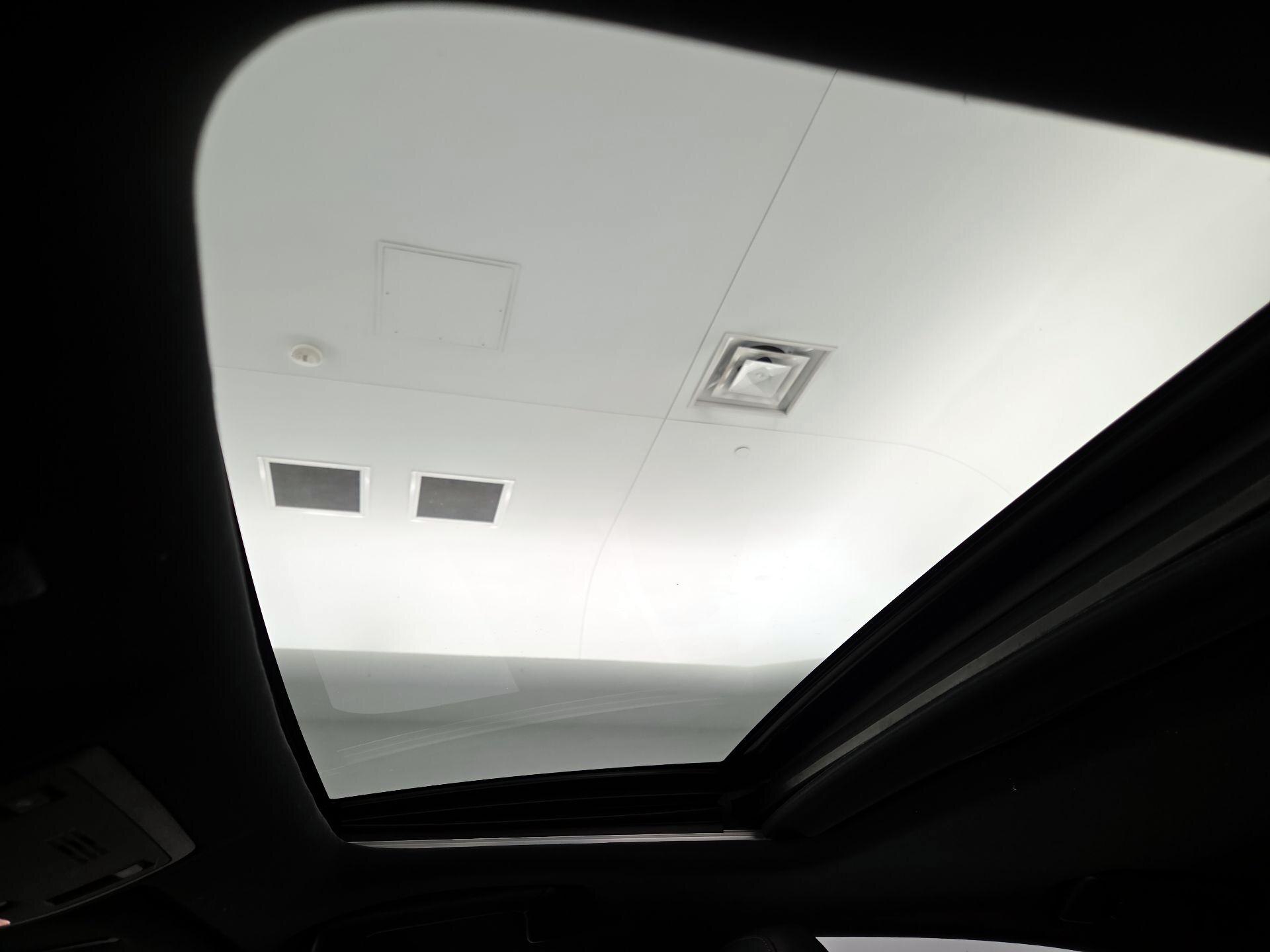 Thumbnail: 2019 Lexus IS - 19