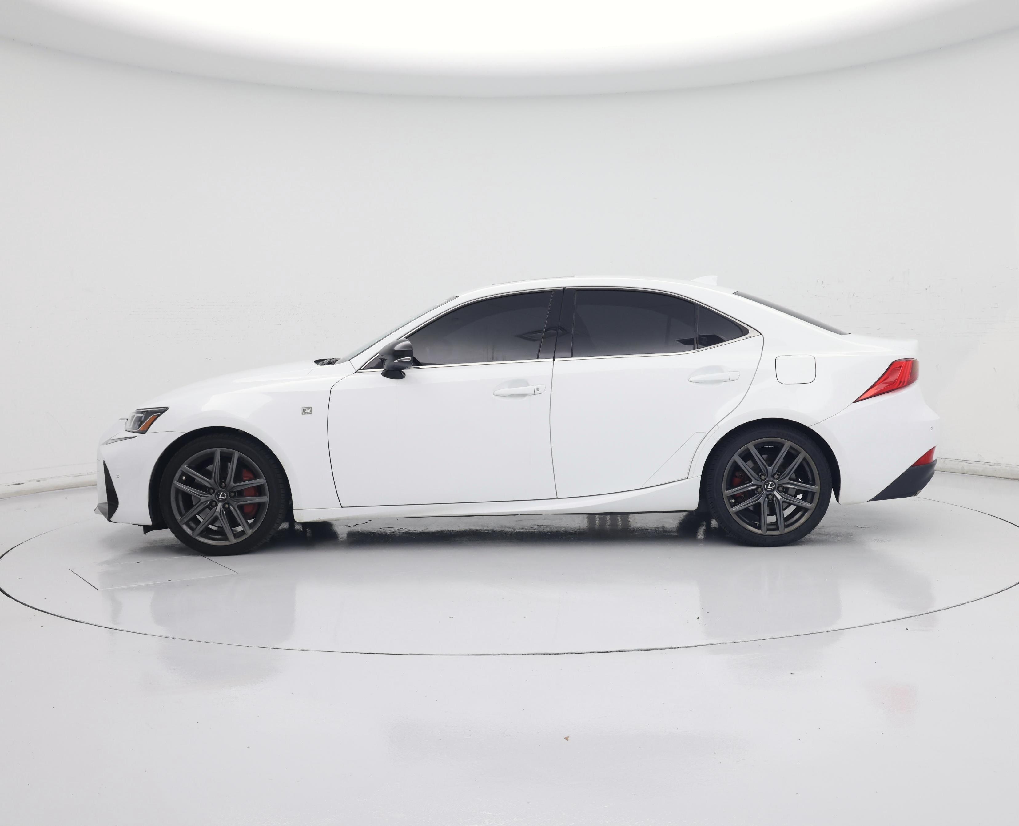 Thumbnail: 2019 Lexus IS - 3