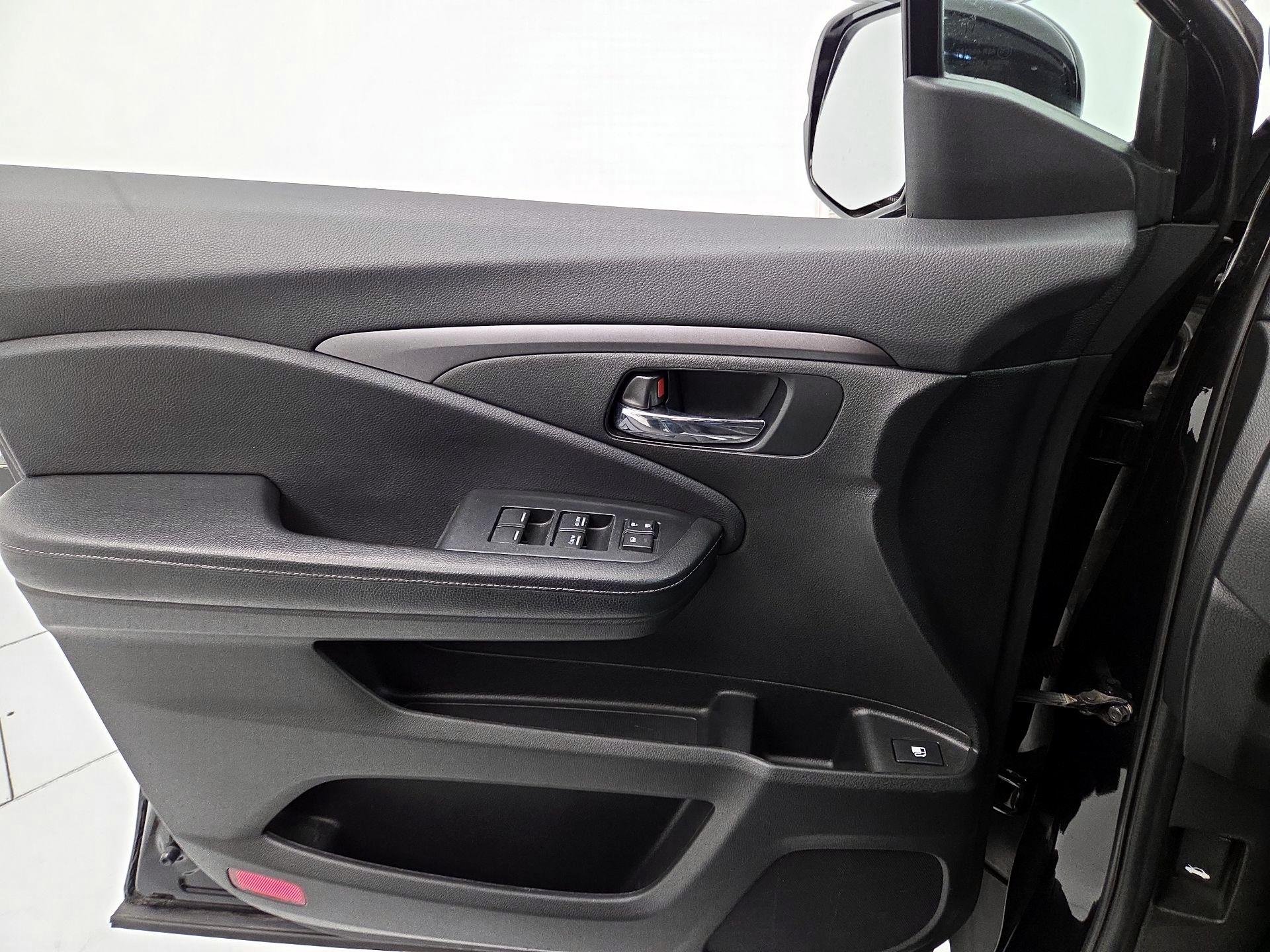 Thumbnail: 2020 Honda Ridgeline - 12