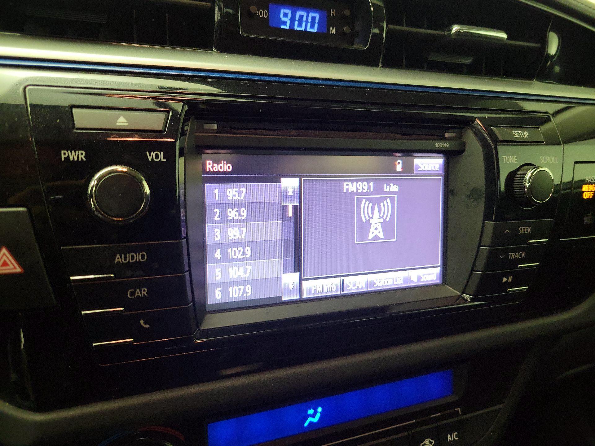 Thumbnail: 2015 Toyota Corolla - 15