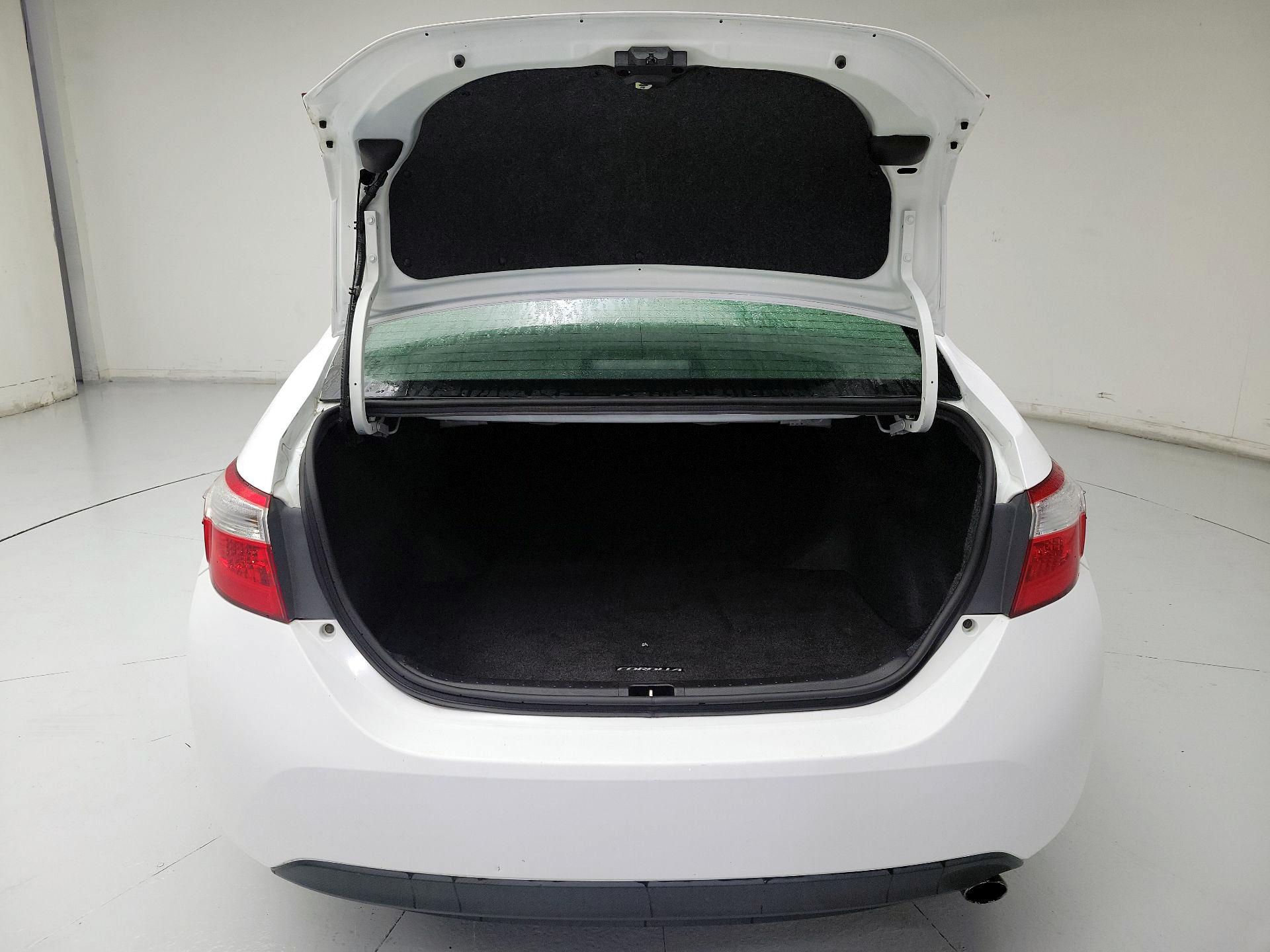 Thumbnail: 2015 Toyota Corolla - 20