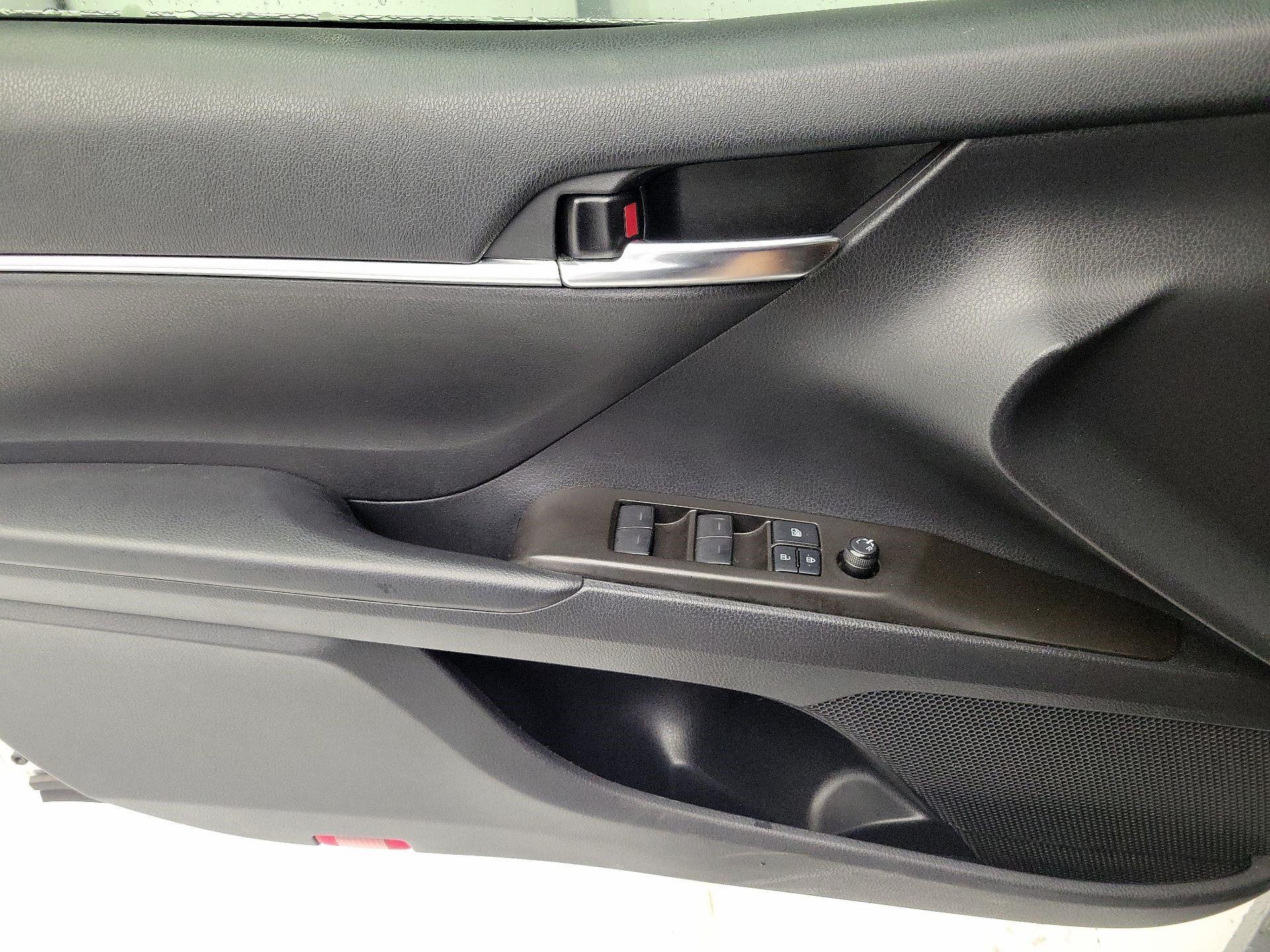 Thumbnail: 2021 Toyota Camry - 10