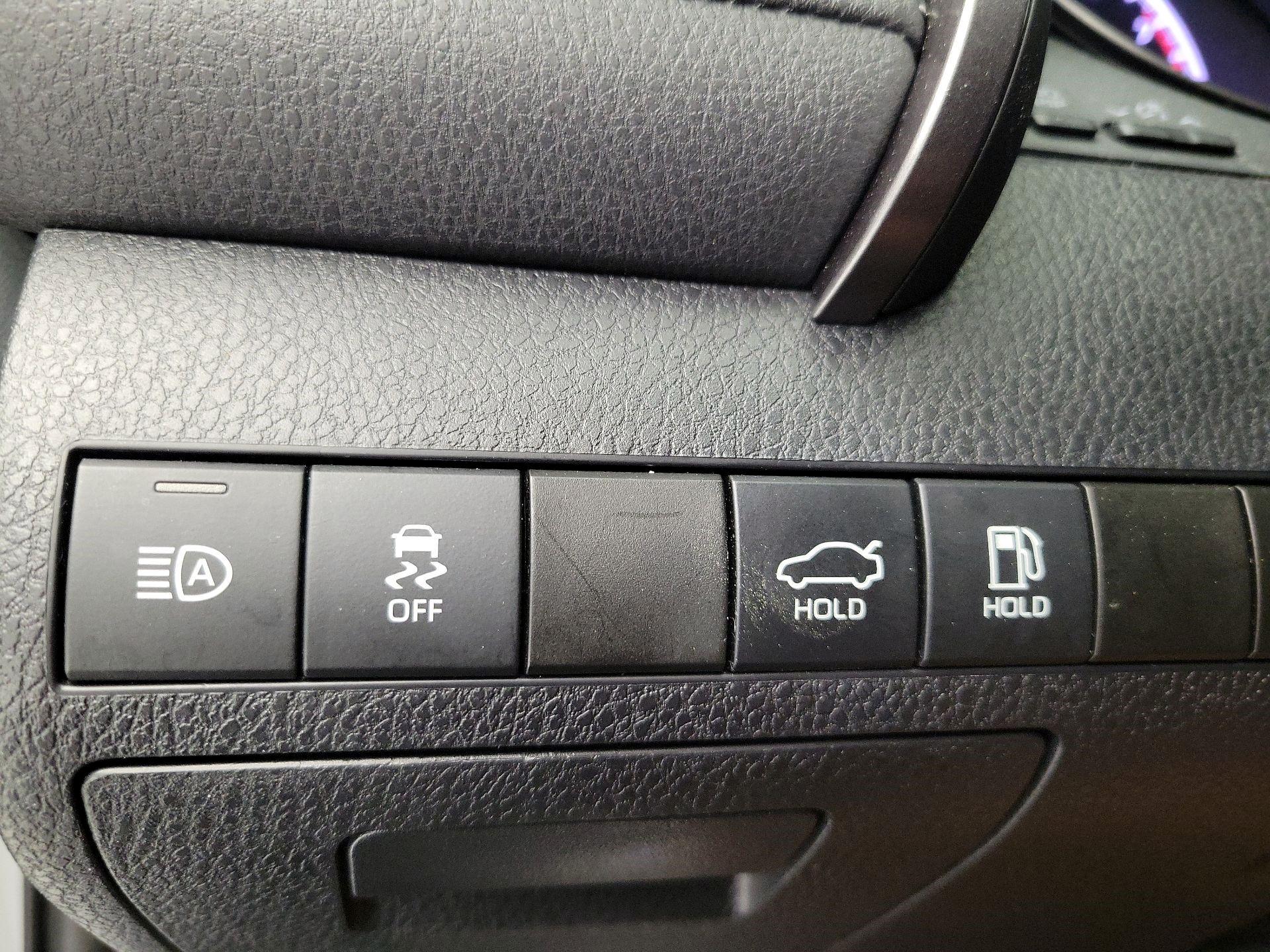 Thumbnail: 2021 Toyota Camry - 11