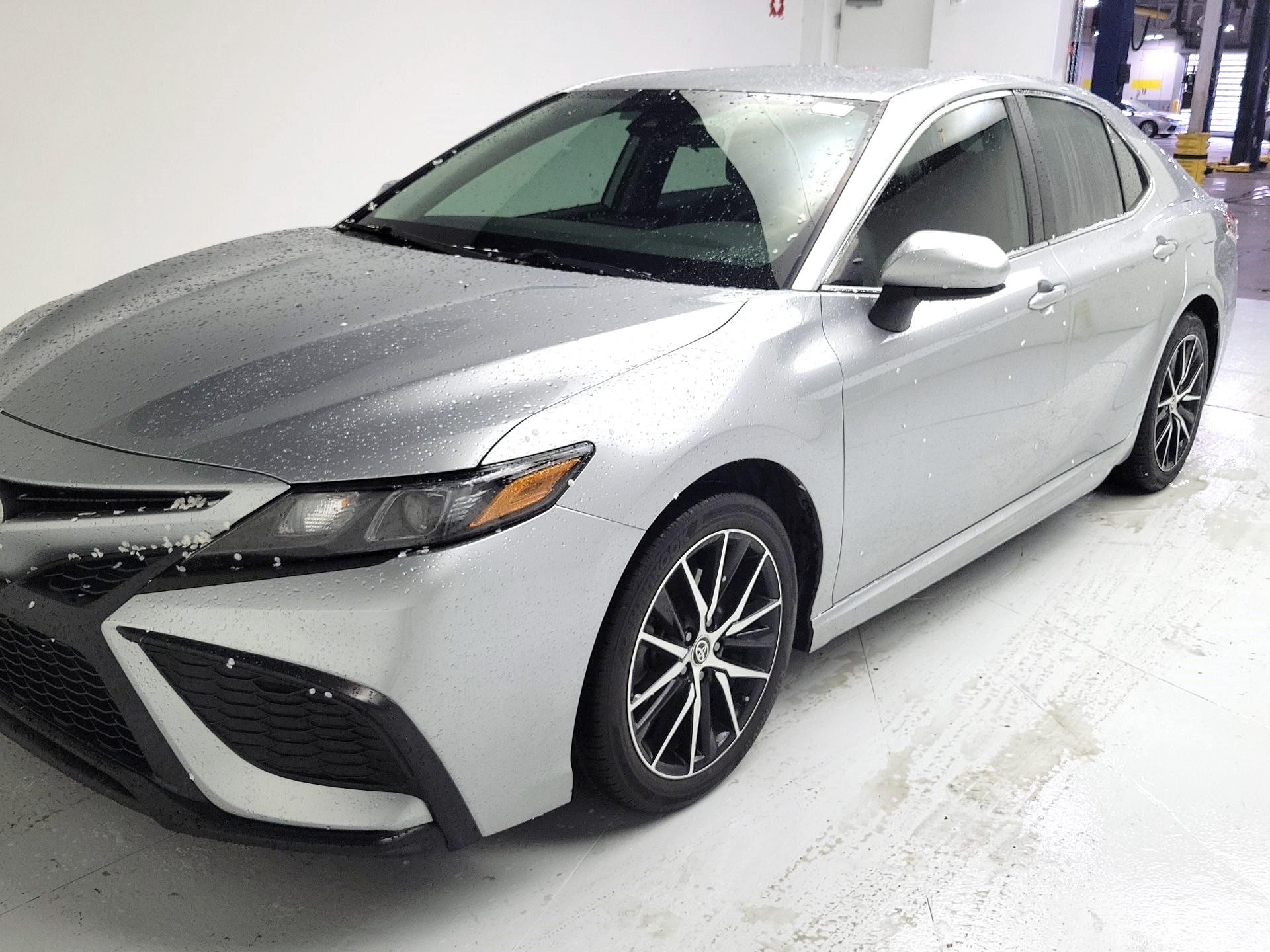 Thumbnail: 2021 Toyota Camry - 3