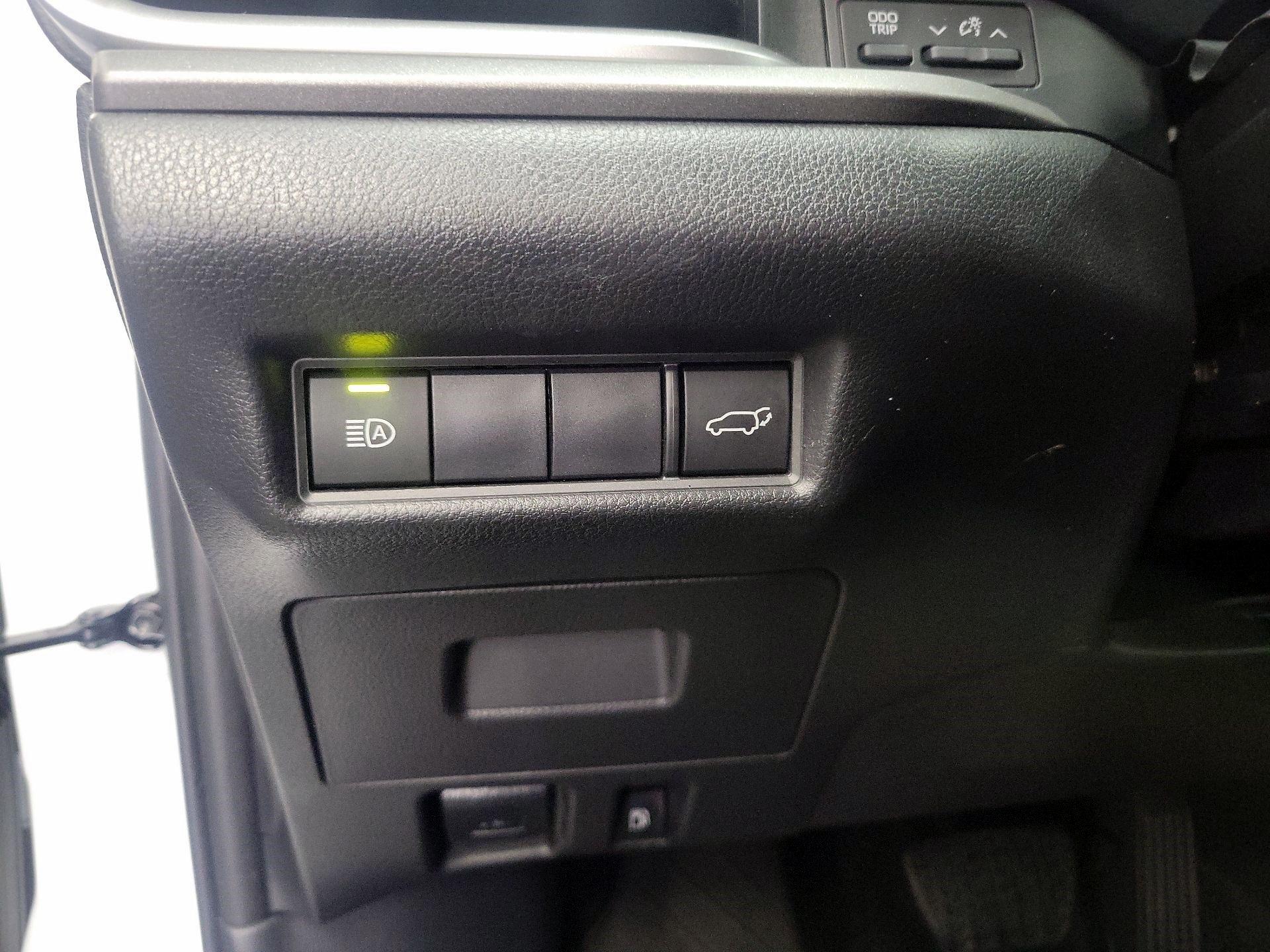 Thumbnail: 2025 Toyota Highlander - 11