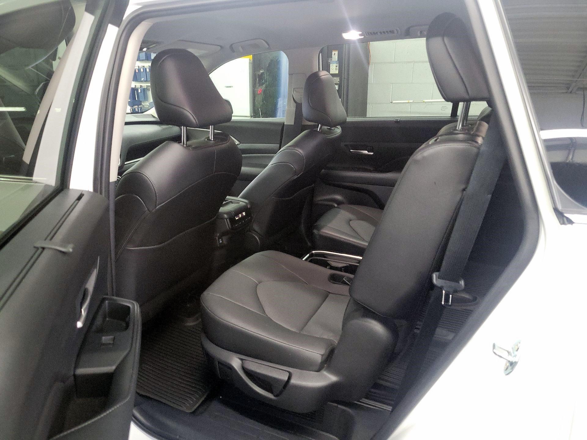 Thumbnail: 2025 Toyota Highlander - 17