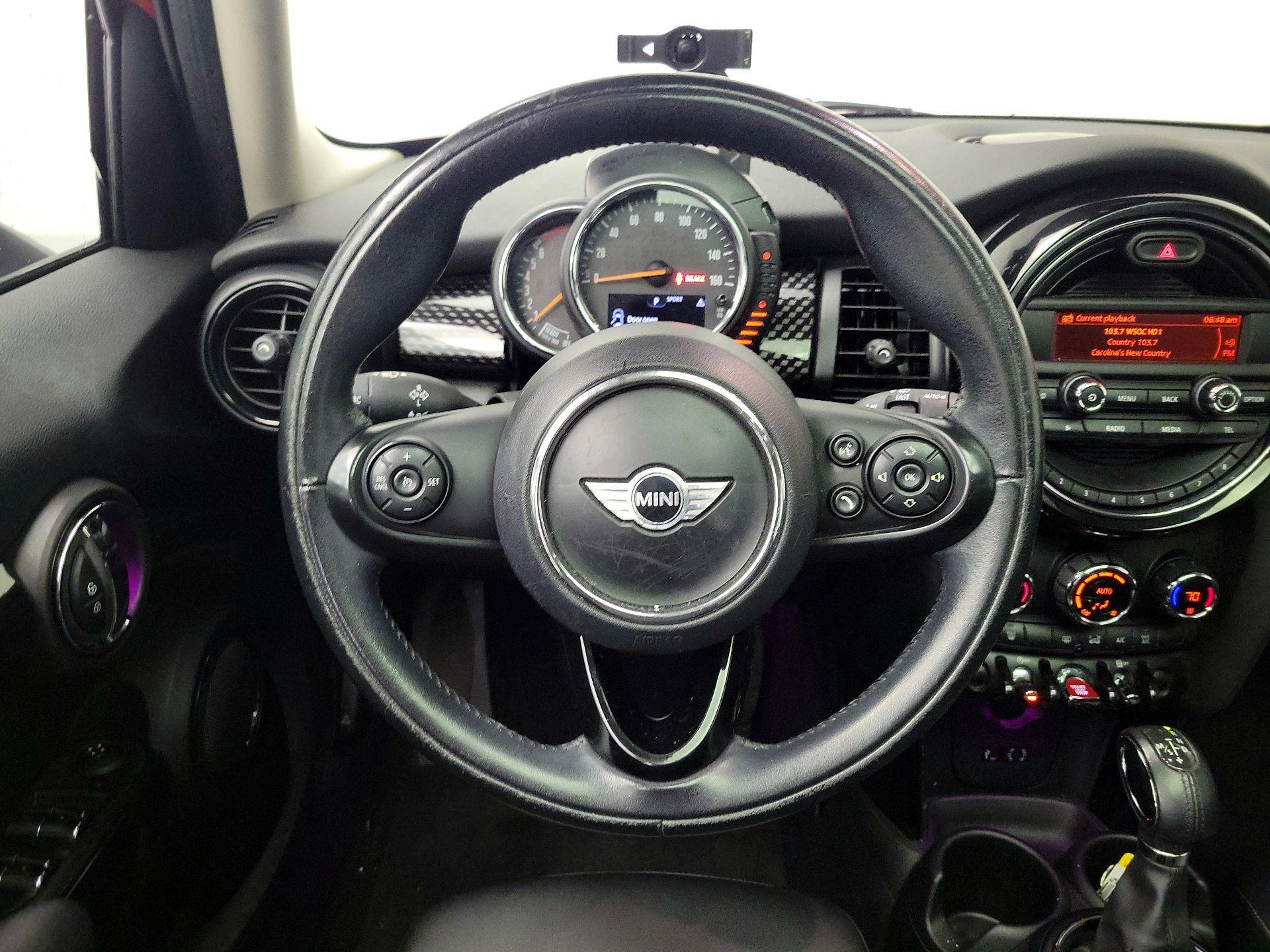 Thumbnail: 2016 MINI Cooper Hardtop - 10
