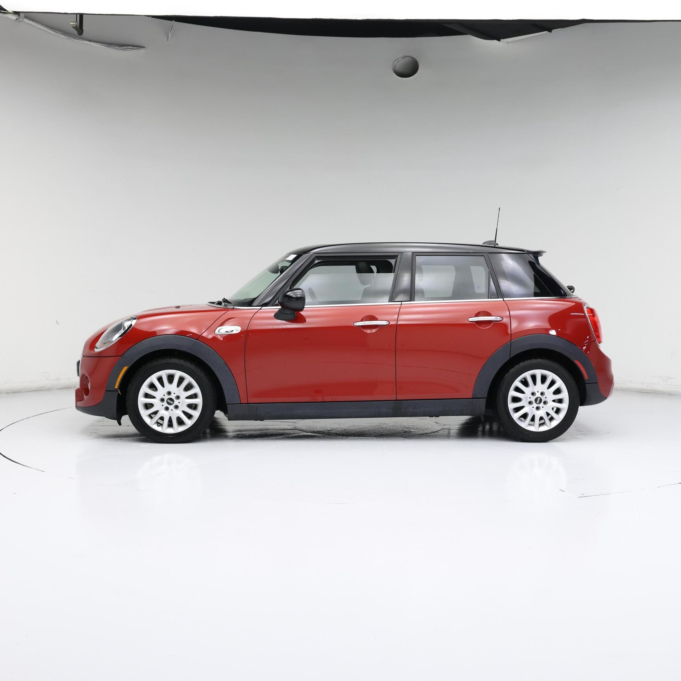 Thumbnail: 2016 MINI Cooper Hardtop - 3
