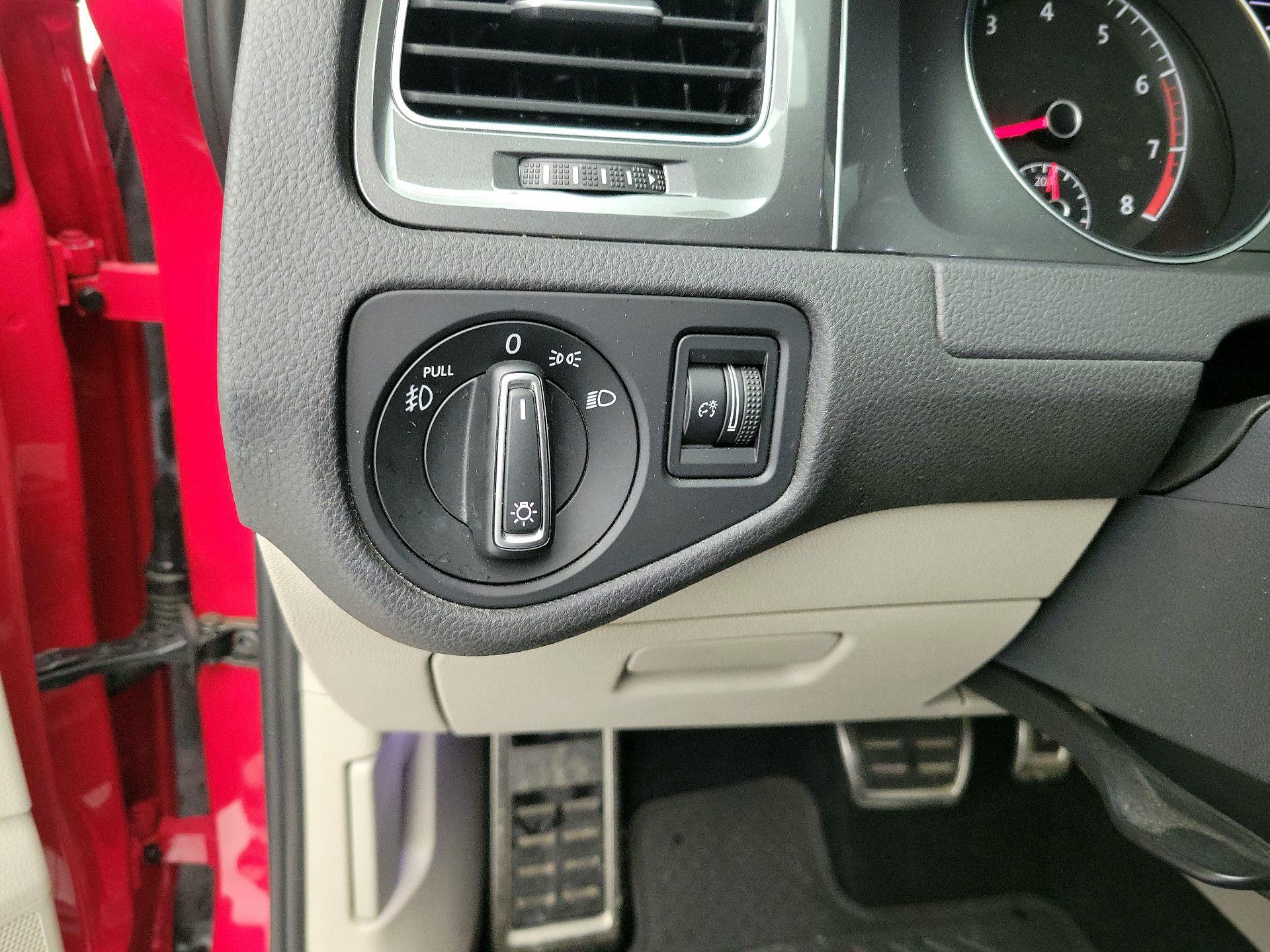 Thumbnail: 2017 Volkswagen Golf - 13