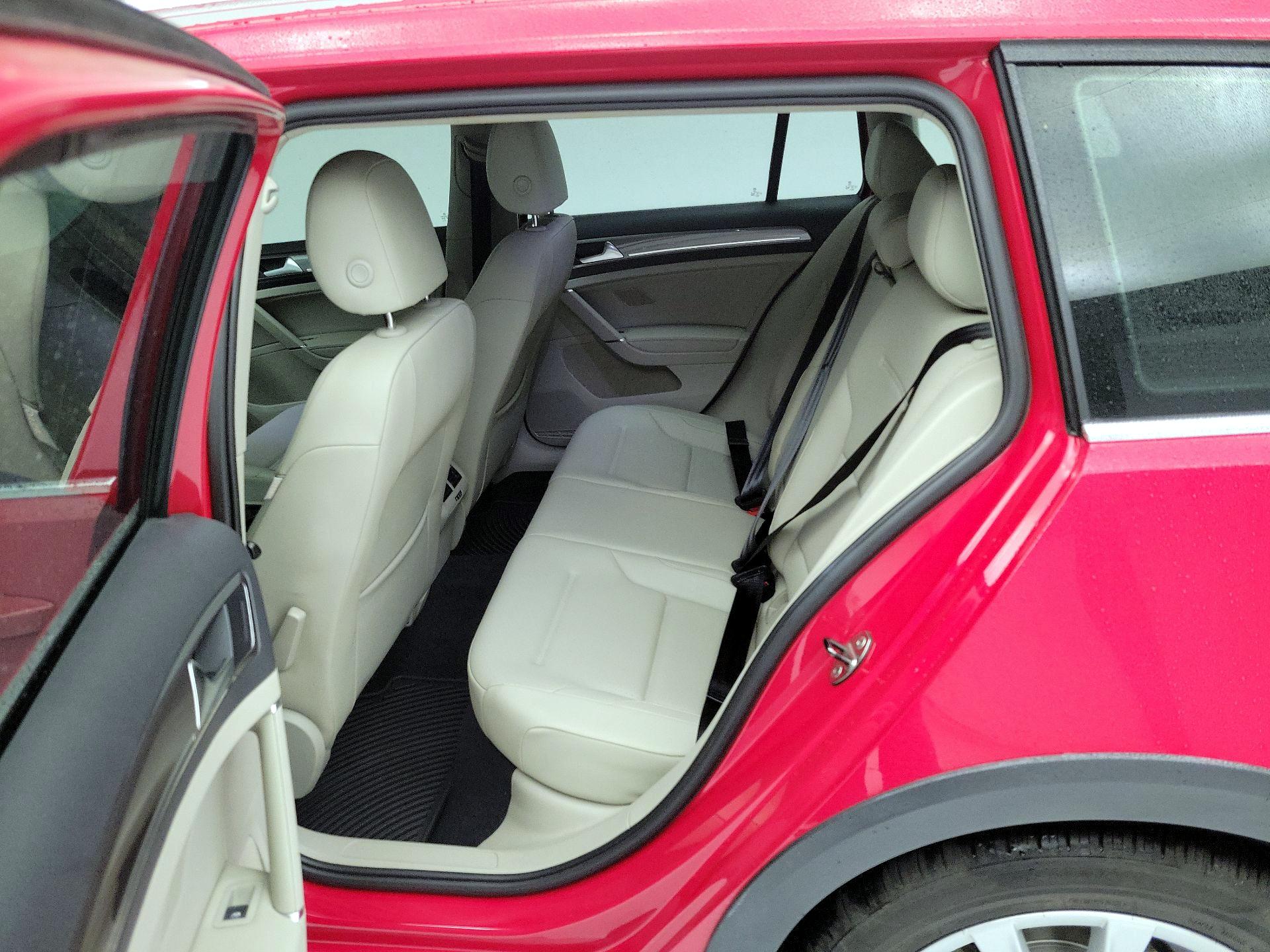 Thumbnail: 2017 Volkswagen Golf - 19