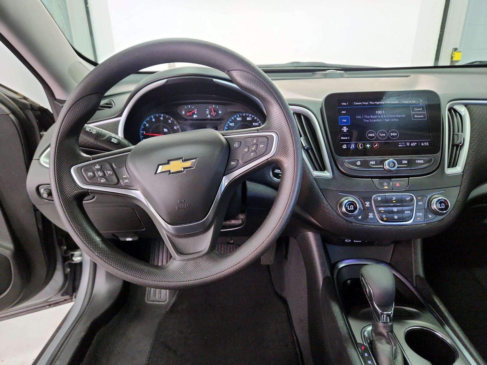 Thumbnail: 2023 Chevrolet Malibu - 9