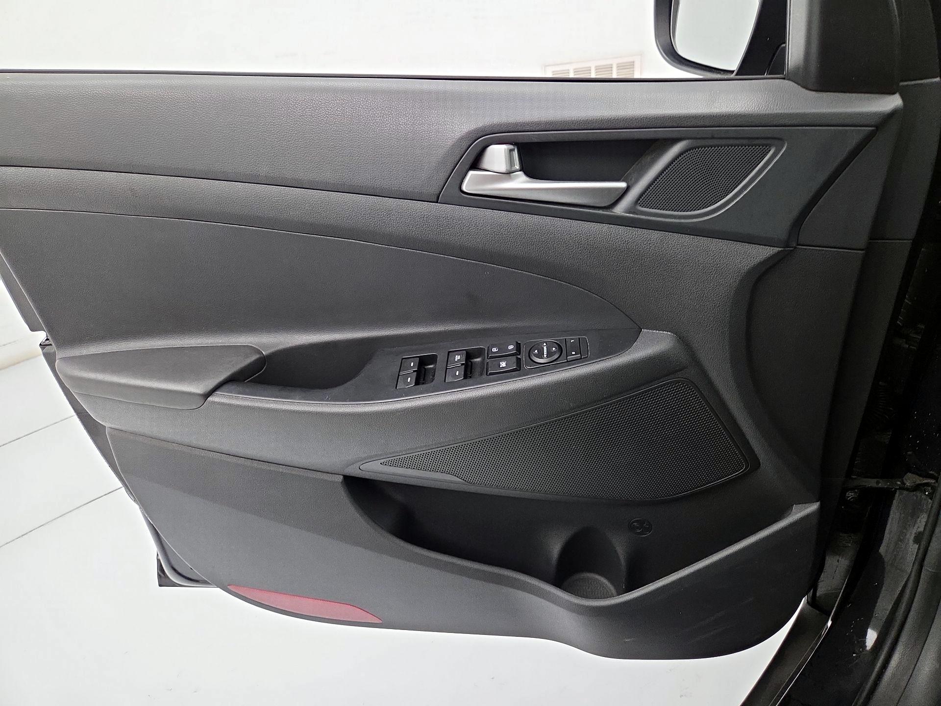 Thumbnail: 2020 Hyundai Tucson - 12