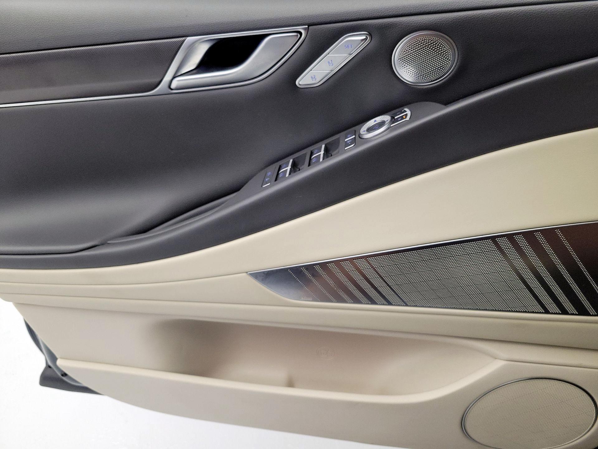 Thumbnail: 2023 Genesis G80 - 12