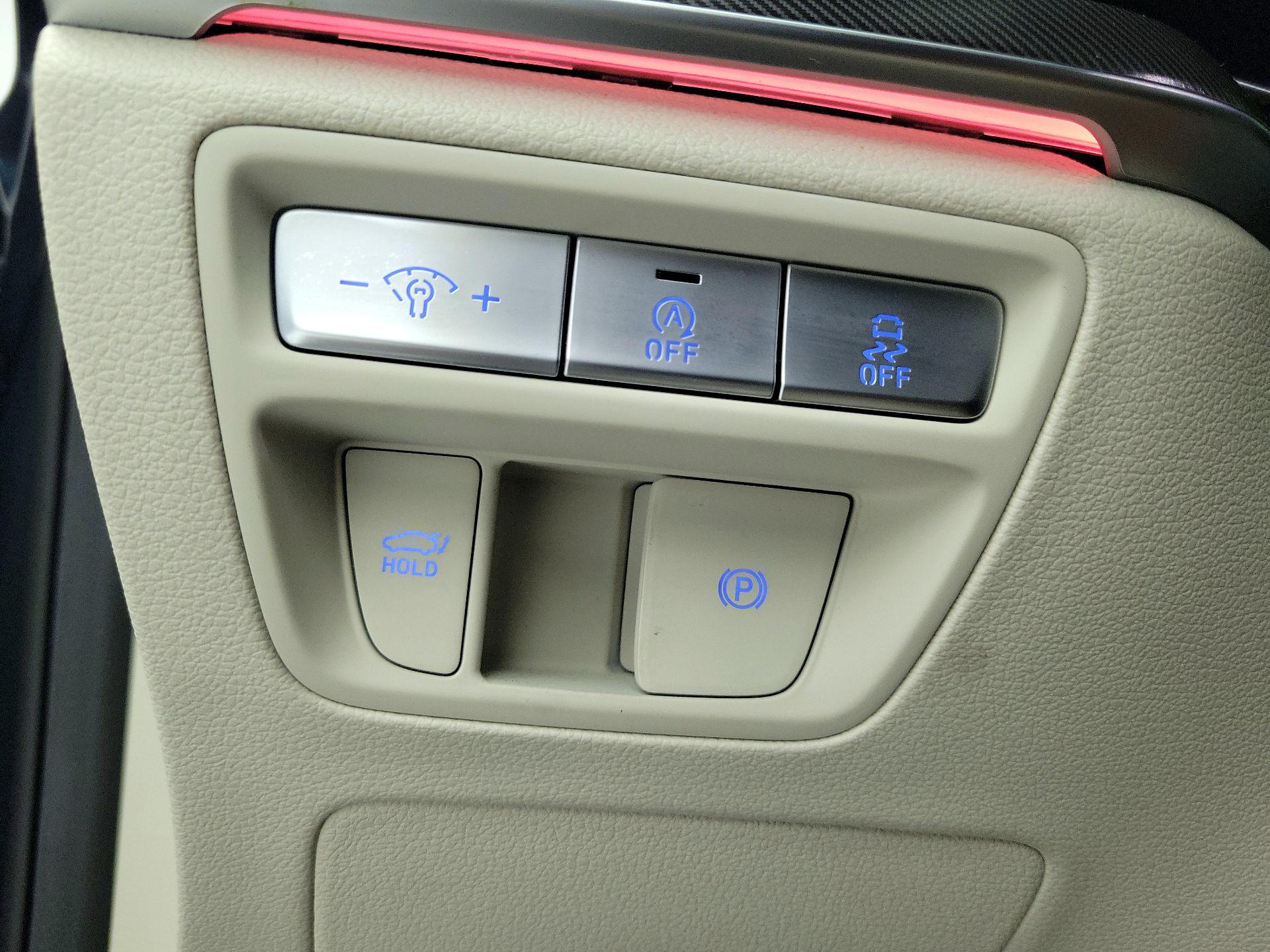 Thumbnail: 2023 Genesis G80 - 13