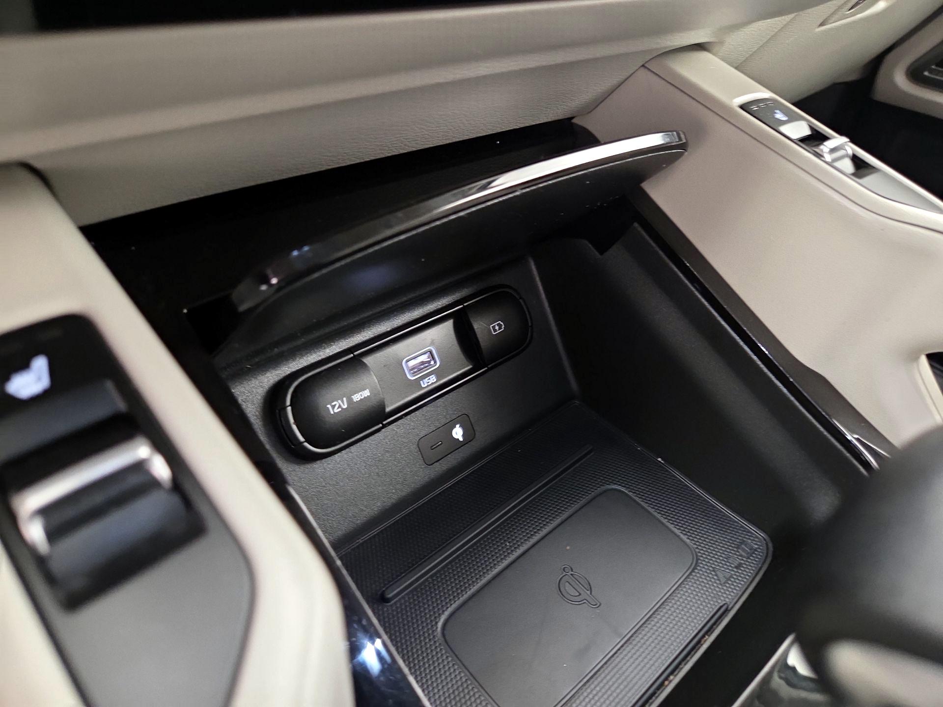 Thumbnail: 2022 Kia Telluride - 18