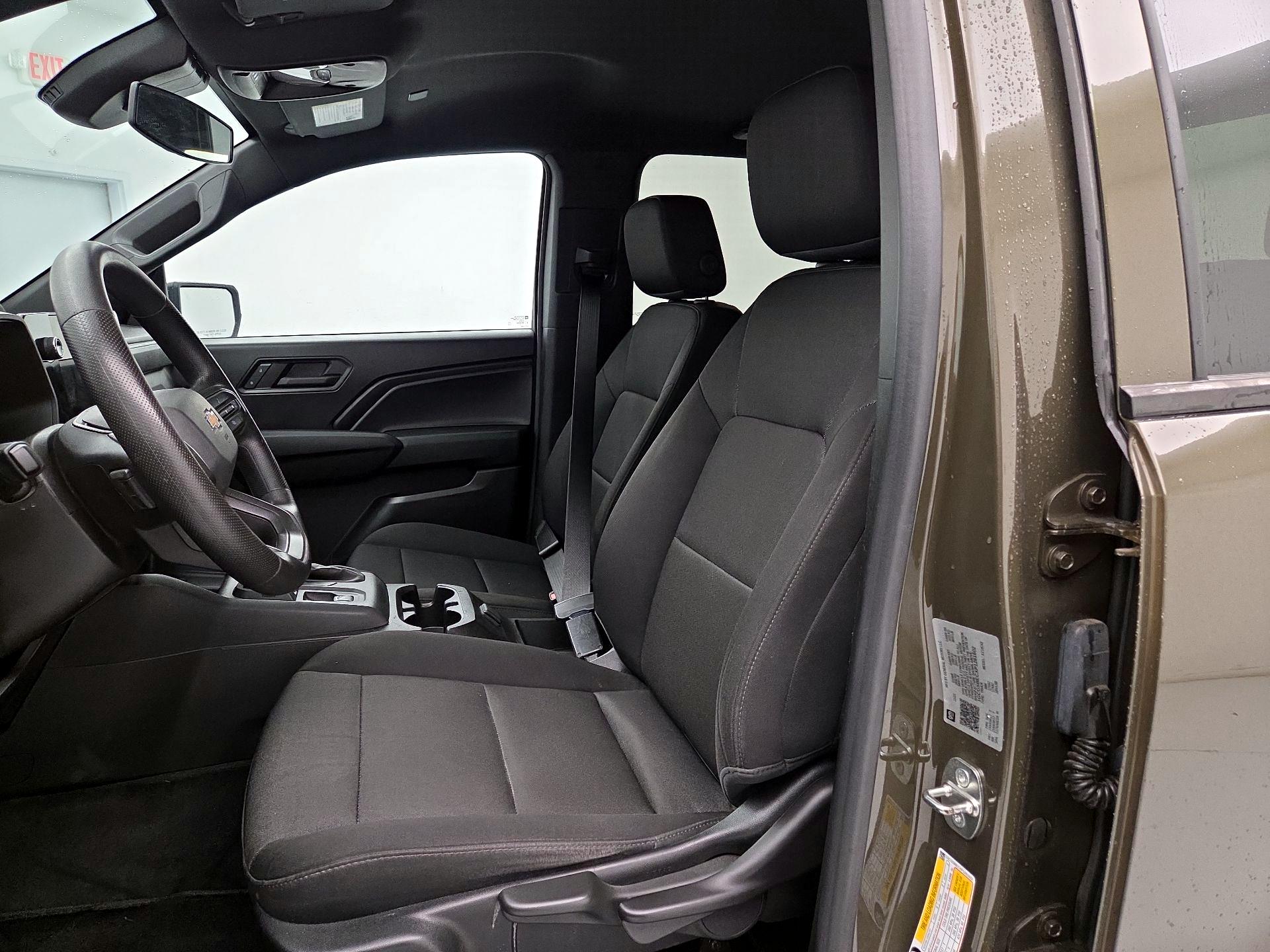 Thumbnail: 2023 Chevrolet Colorado - 11