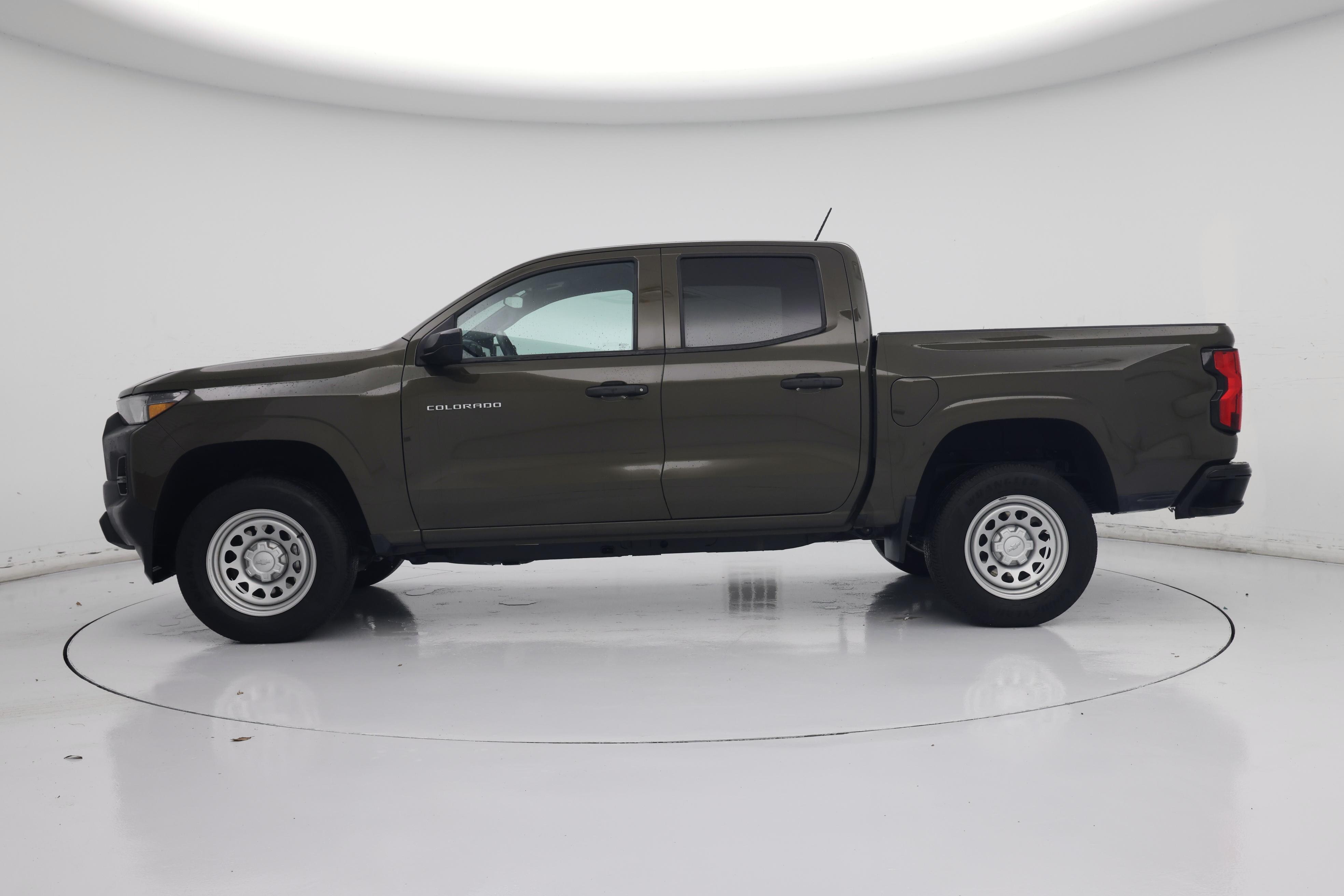 Thumbnail: 2023 Chevrolet Colorado - 3