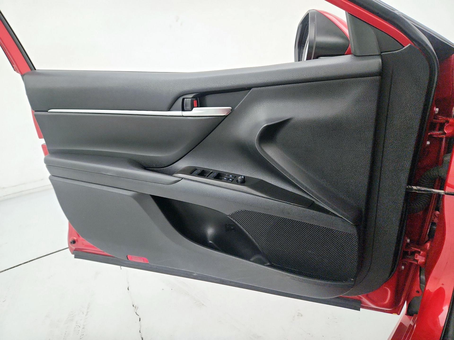 Thumbnail: 2023 Toyota Camry - 12