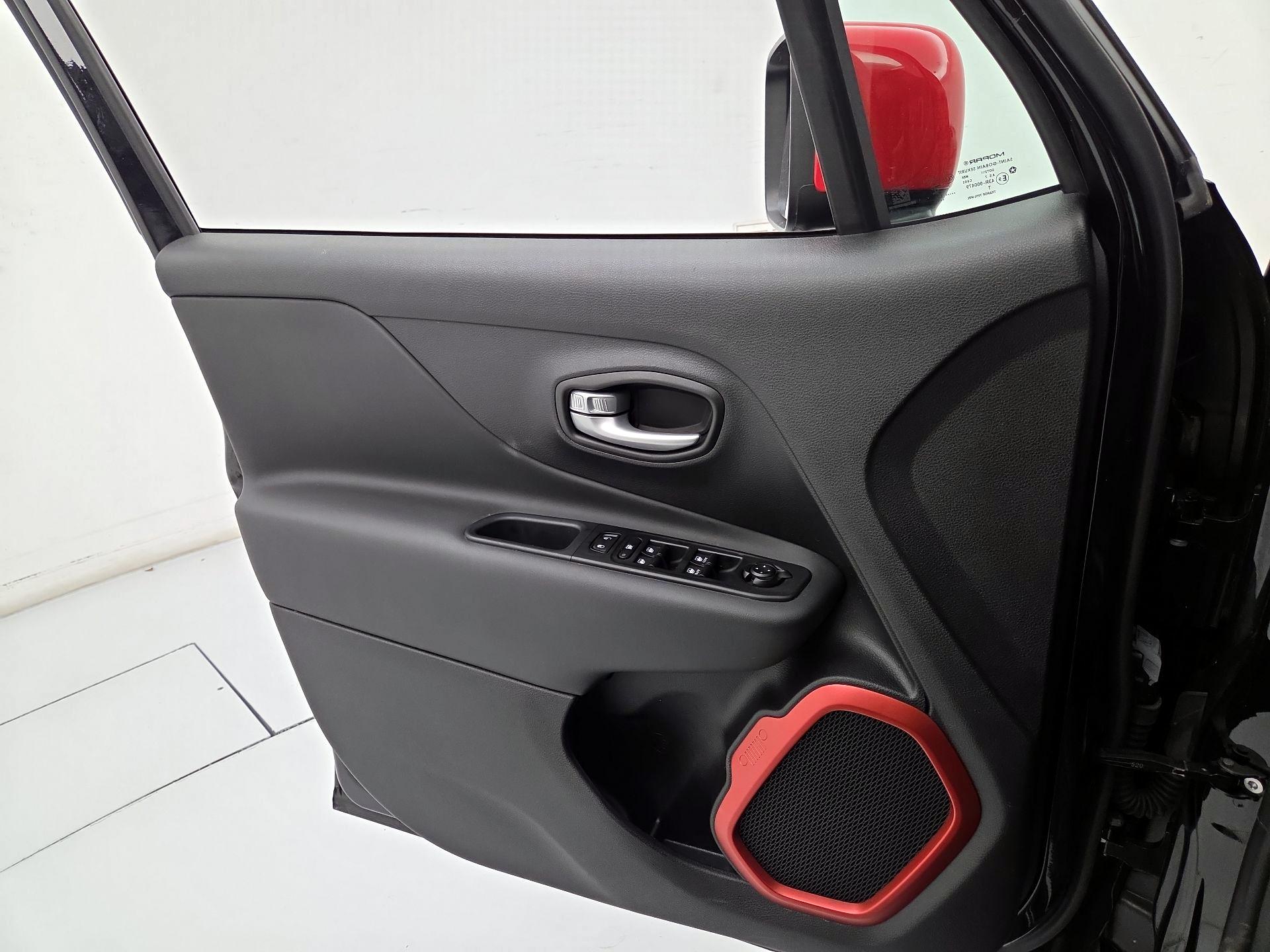 Thumbnail: 2023 Jeep Renegade - 12