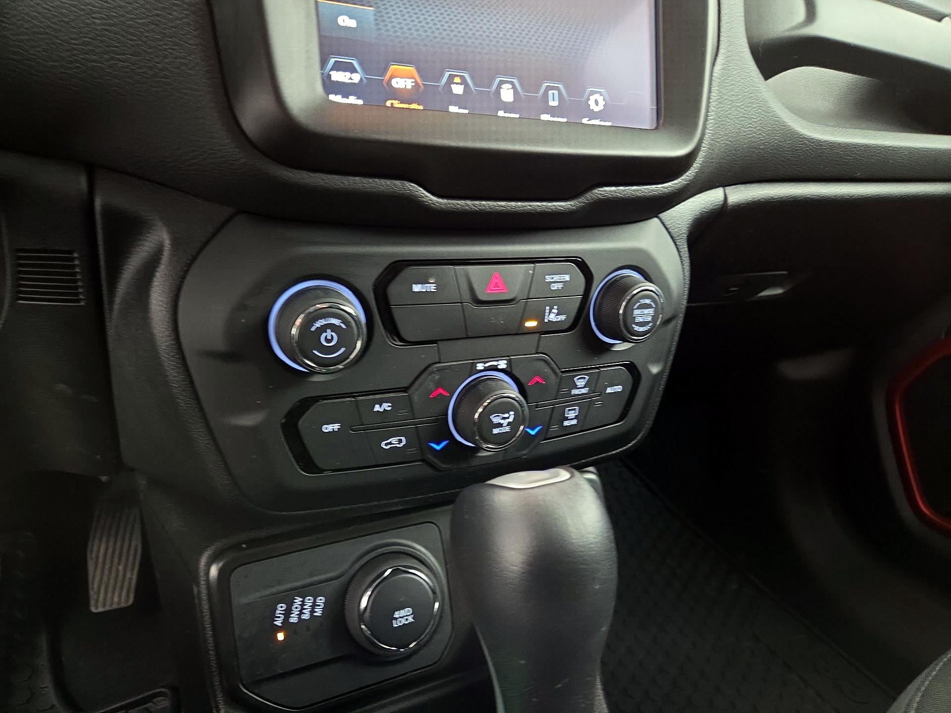 Thumbnail: 2023 Jeep Renegade - 17