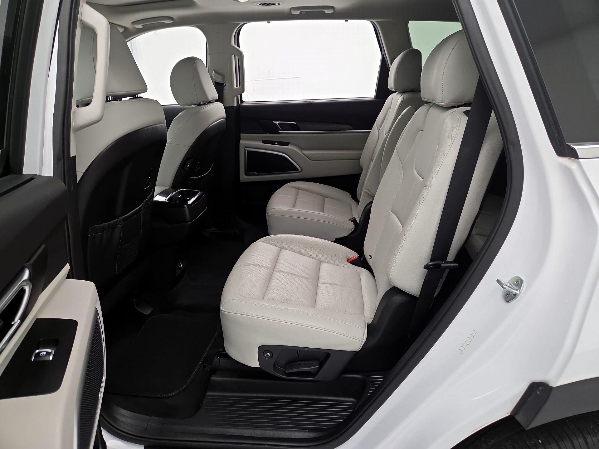 Thumbnail: 2022 Kia Telluride - 19