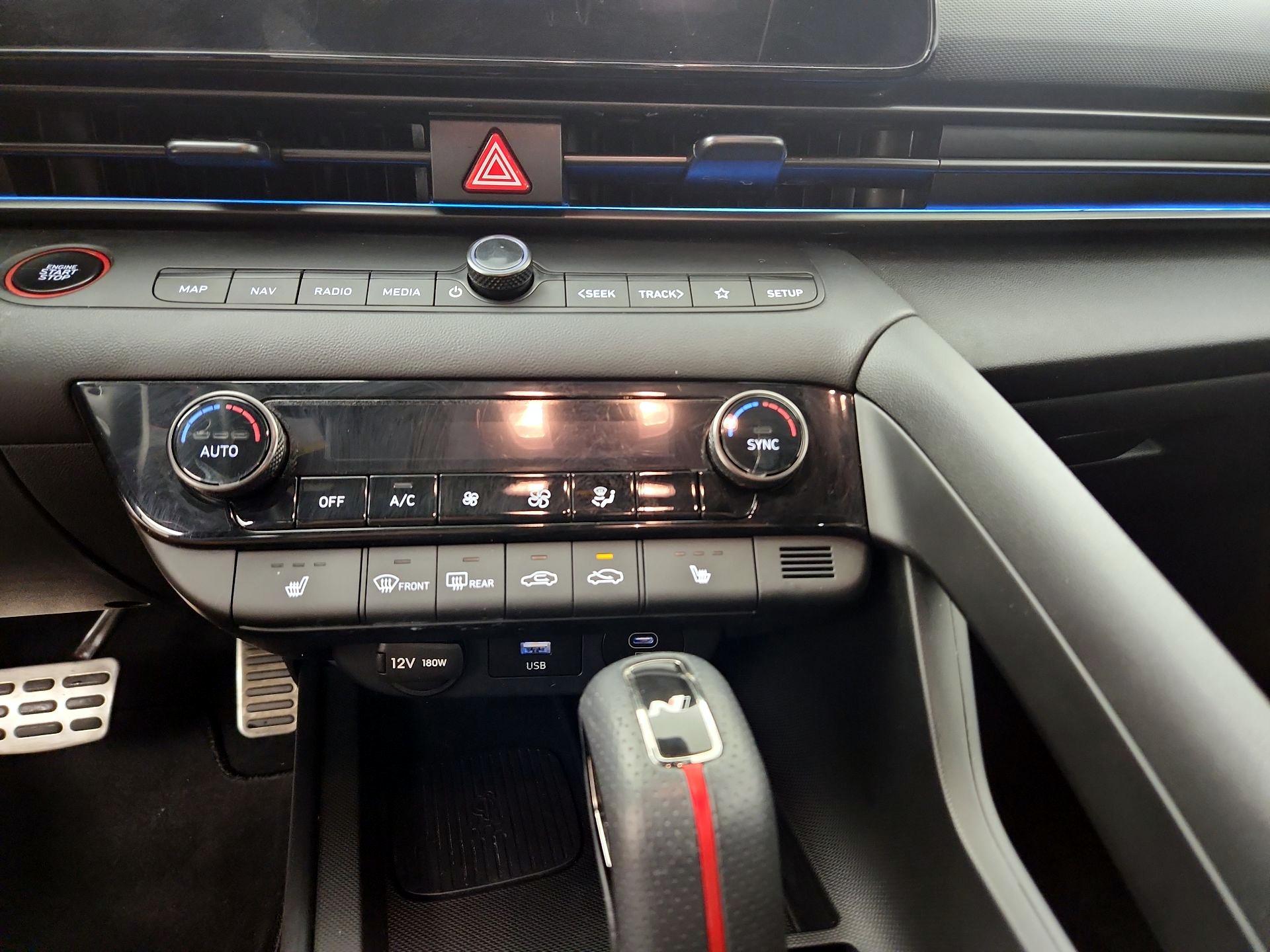 Thumbnail: 2025 Hyundai Elantra - 17