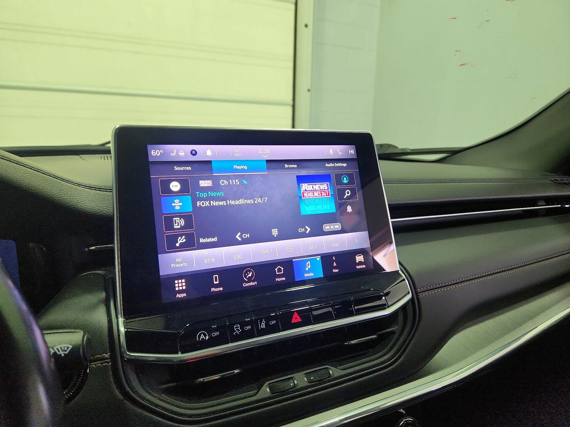 Thumbnail: 2022 Jeep Compass - 16