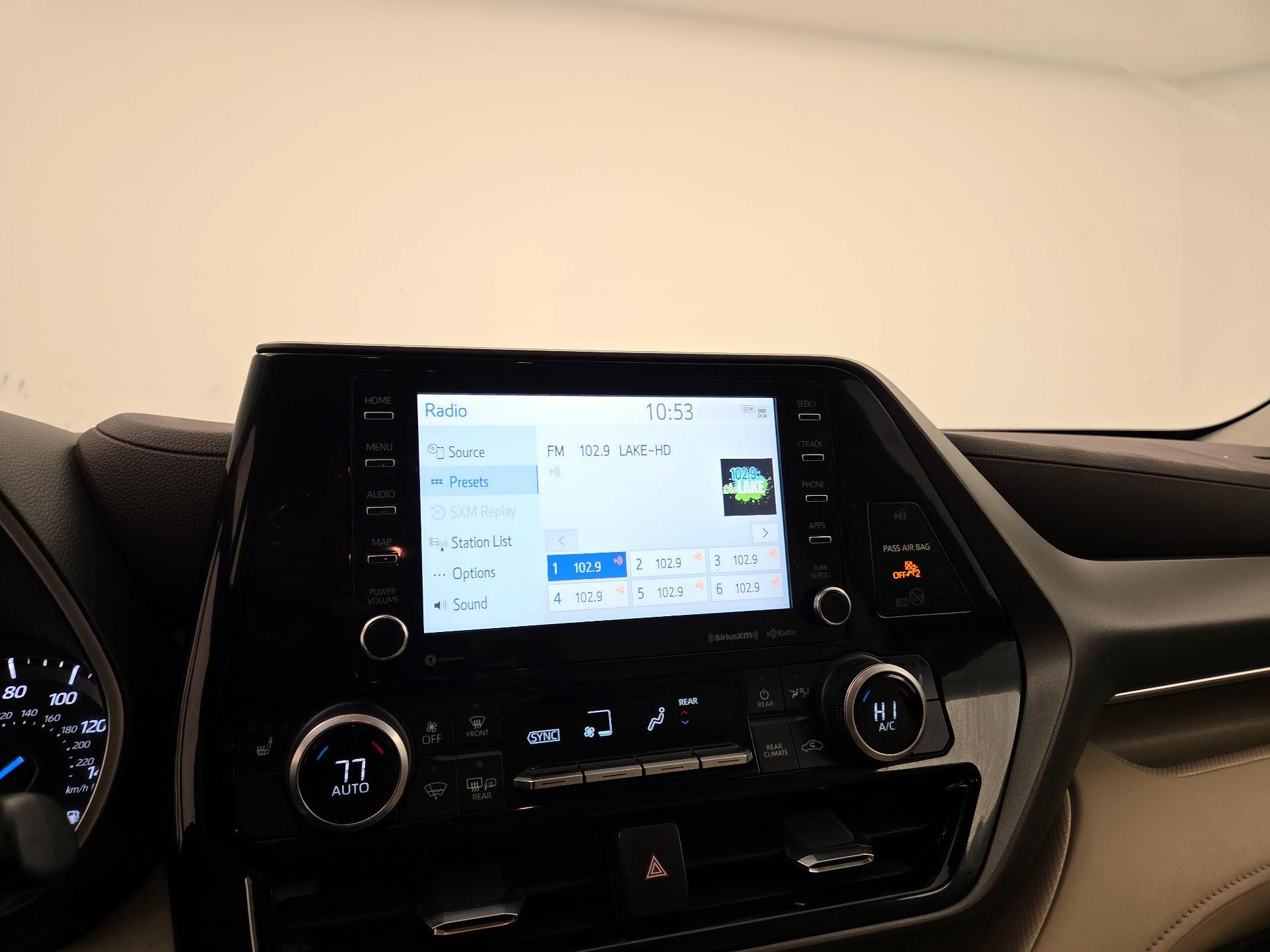 Thumbnail: 2021 Toyota Highlander - 15